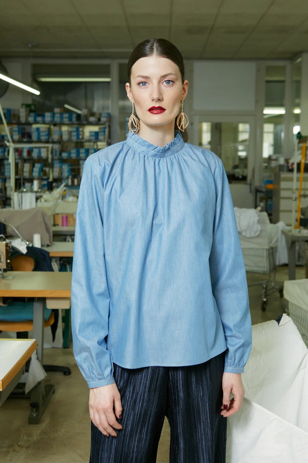 wallmannfw24__19_walmann_bluse_jeansoptik_01.jpeg