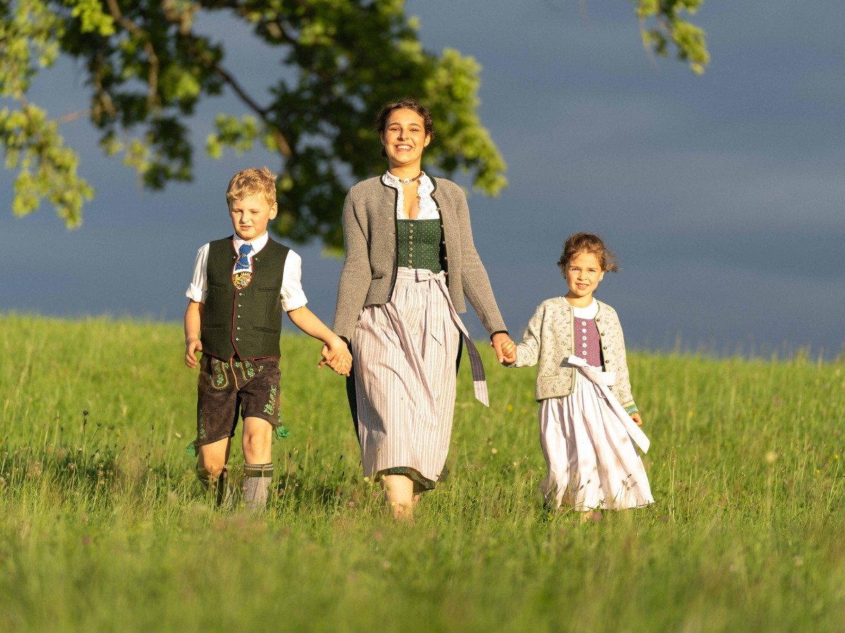 Alles Liebe zum Muttertag! 💐

Wir w&uuml;nschen heute allen M&uuml;ttern einen wundersch&ouml;nen Muttertag - danke, dass es euch gibt!

Wir hoffen ihr k&ouml;nnt euren Tag in vollen Z&uuml;gen genie&szlig;en und seid umringt von all euren Liebsten.