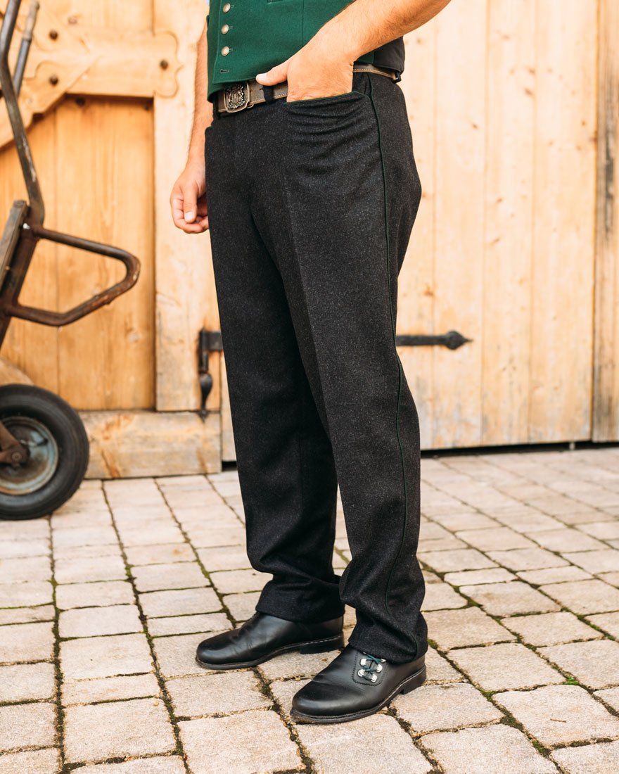 Lodenhose anthrazit mit grünem Paspol