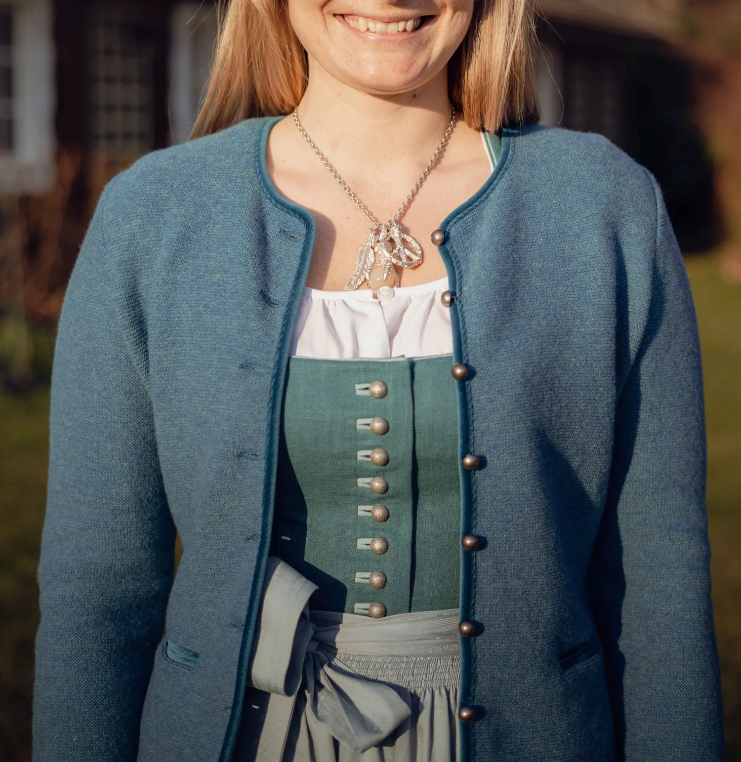 Strickjacke petrol mit Samteinfass — Karl Jäger