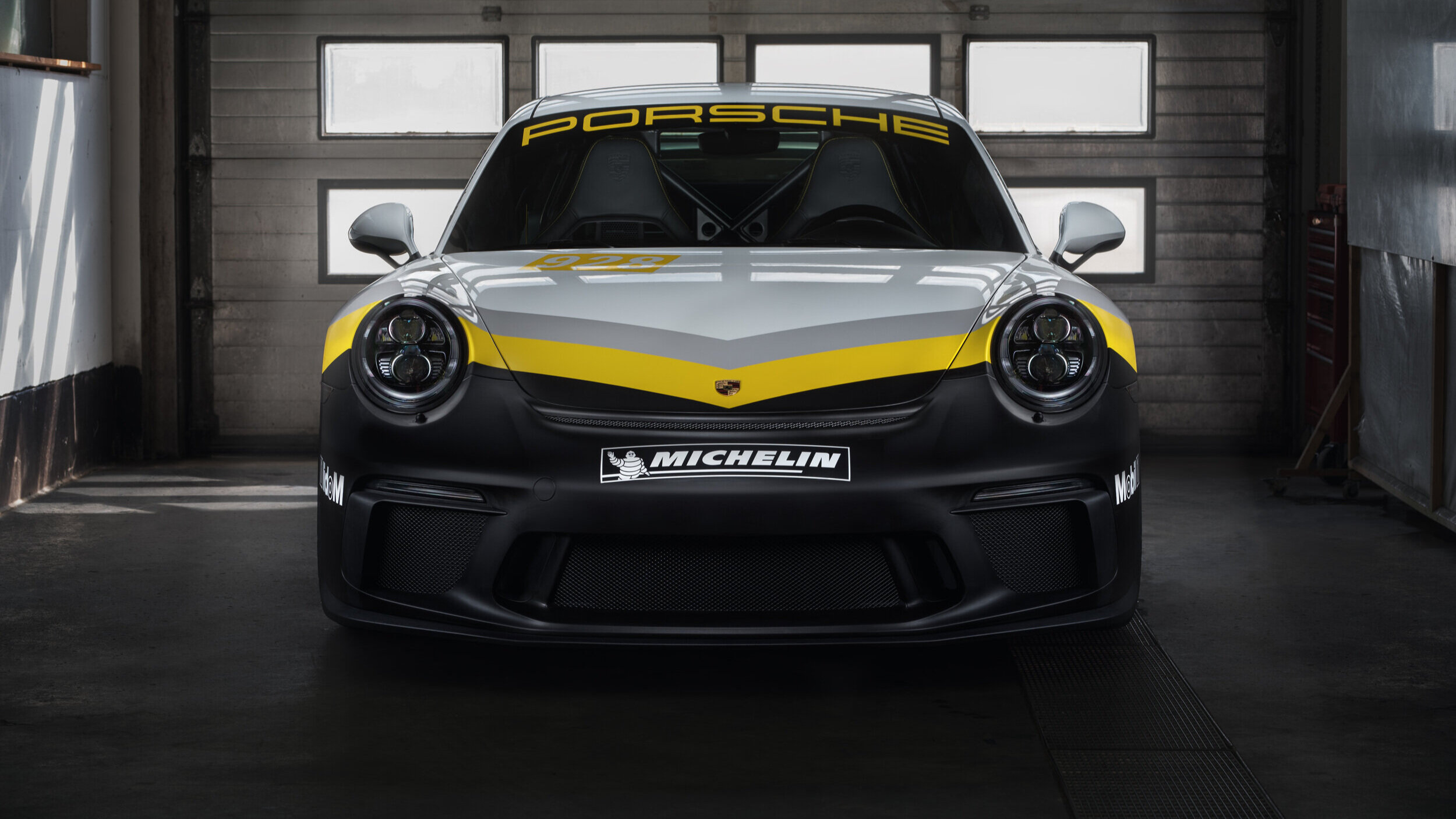 Porsche_Front.jpg