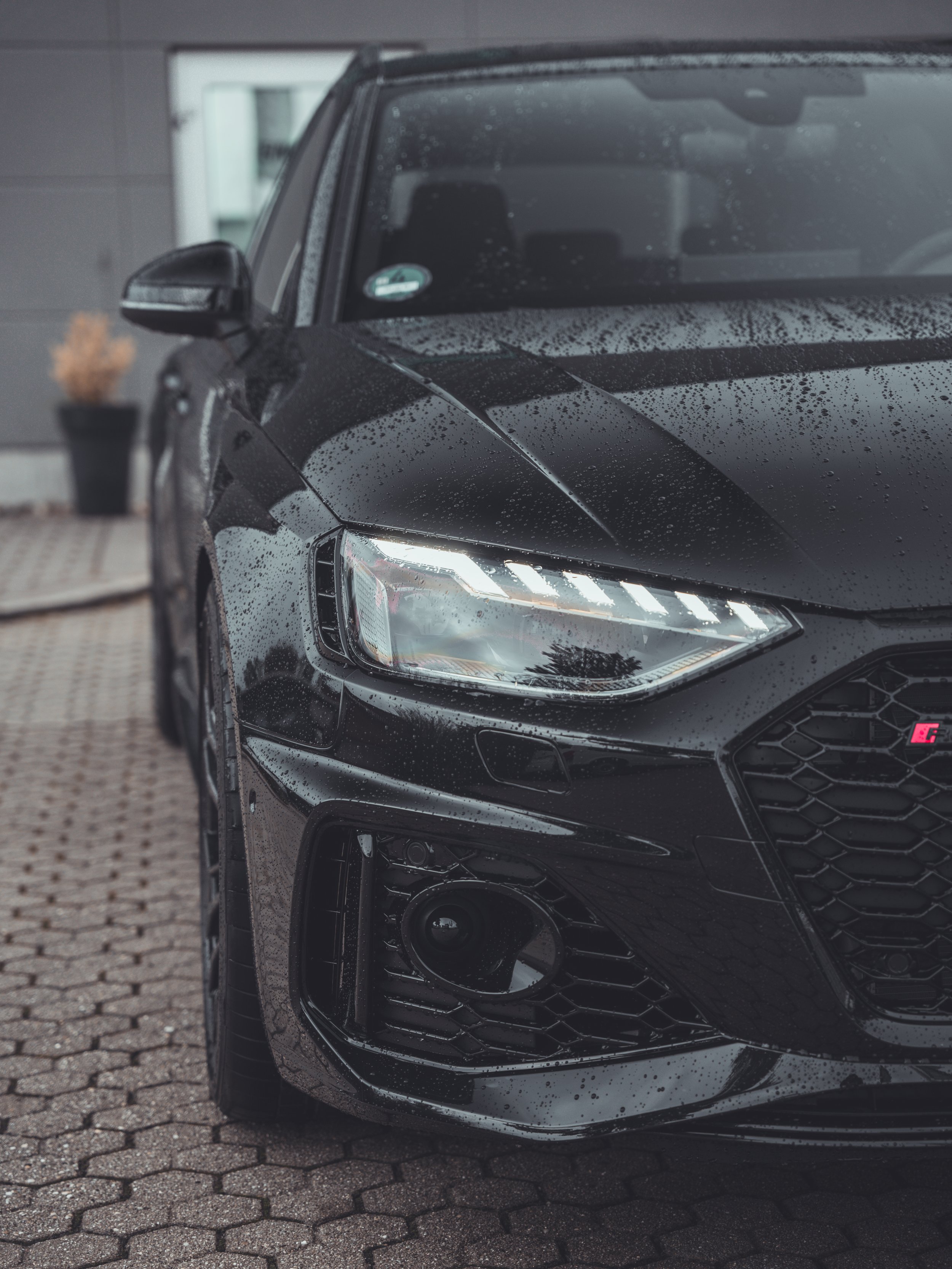 Audi RS4-03.jpg