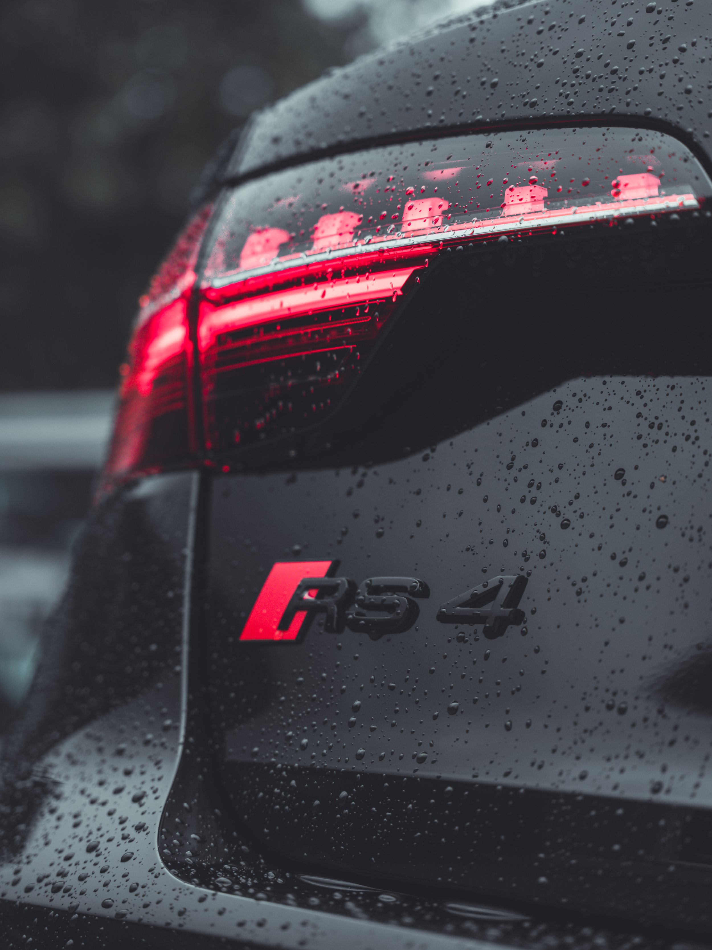 Audi RS4-06.jpg