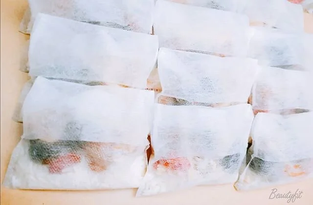 🌿 確保炒米茶新鮮送到媽媽手上？ 🌿
-
由於不會預先整好炒米茶，我們收到 order 先會於寄出前制作，確保新鮮，所以請必需最少於預產期前 1 個月落單，人手制作需時，敬請原諒🙏🏻🙏🏻🙏🏻 產後第一天開始飲，主要補充水分，理氣暖胃為主，不會因為飲白開水飲得多容易胃脹及水腫👍🏻 有 3 種產後獨配配方的炒米茶，給不同類型的產後媽媽所需而選擇🥰🥰 -
-
1️⃣ 順產配方 ( 30 包 / 60 包 ) 
2️⃣ 開刀配方 ( 30 包 / 60 包 ) 
3️⃣ 順產 /