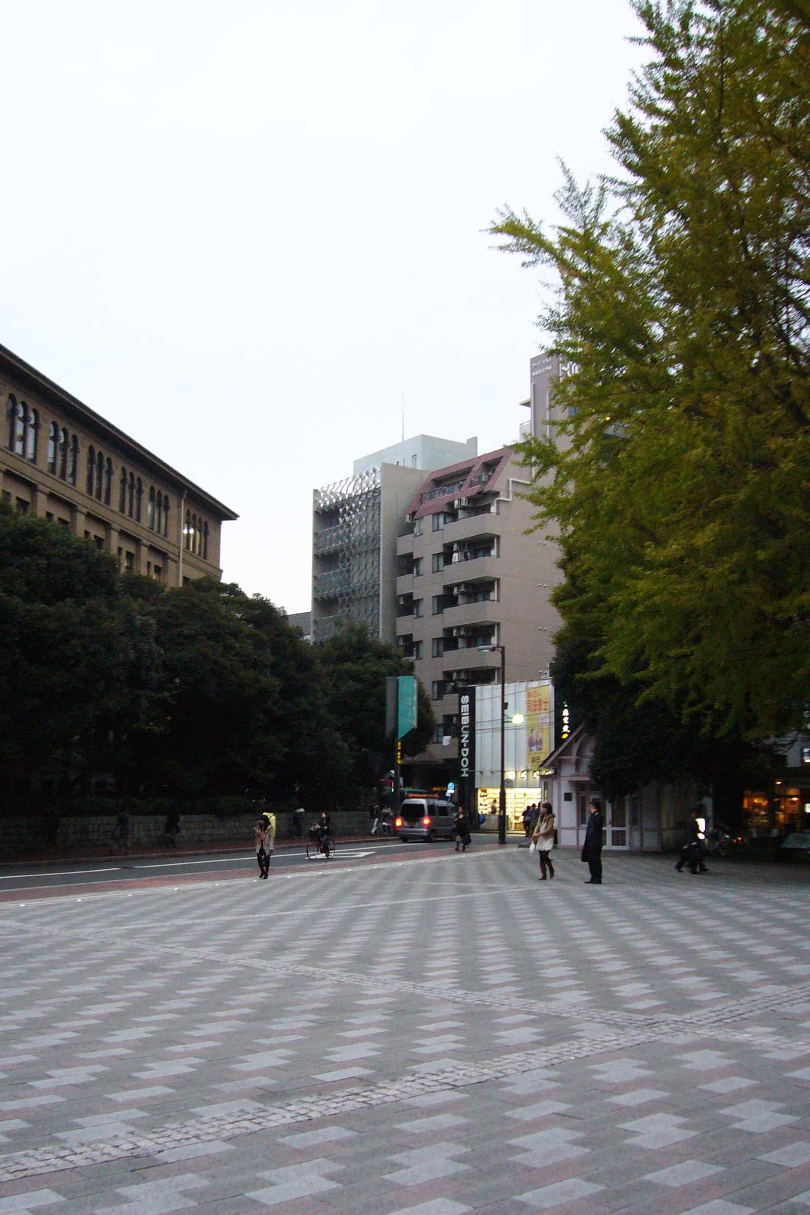 Waseda Social Education Center Facade - 03.jpg