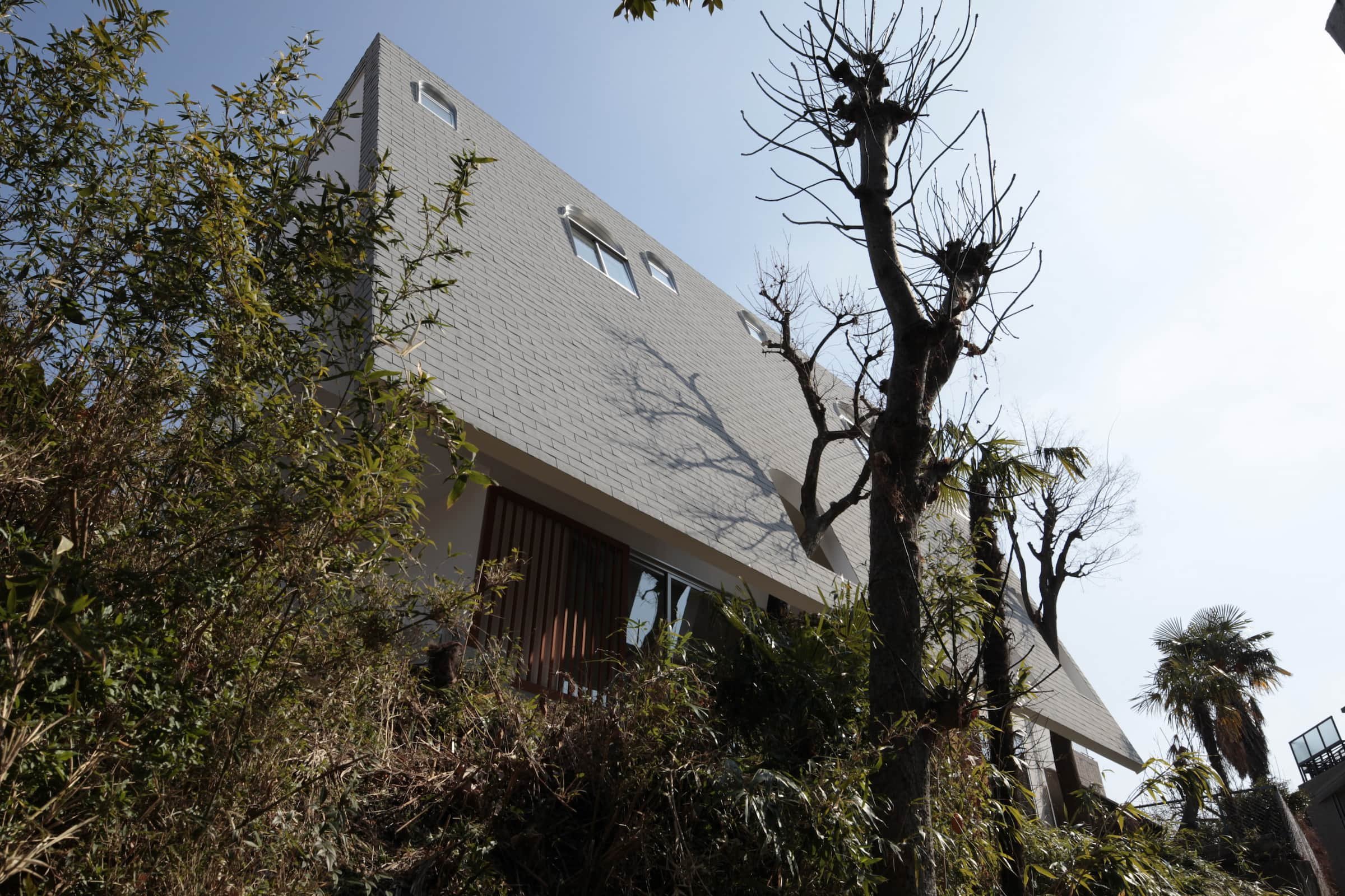 House of Roof Eaves Sustainable Timber Building ON Design Tokyo - 05.jpg