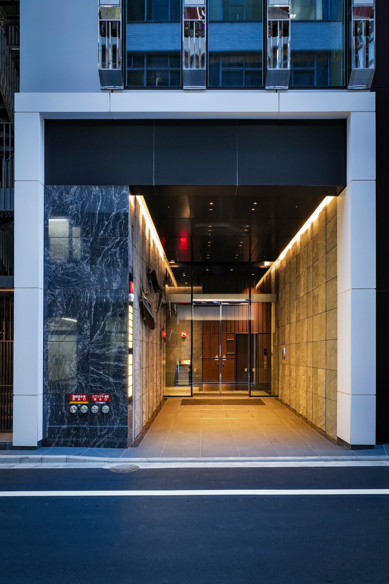 Ginza 5 12 Storey Office Commercial Building Tokyyo Seismic Control 08.jpg