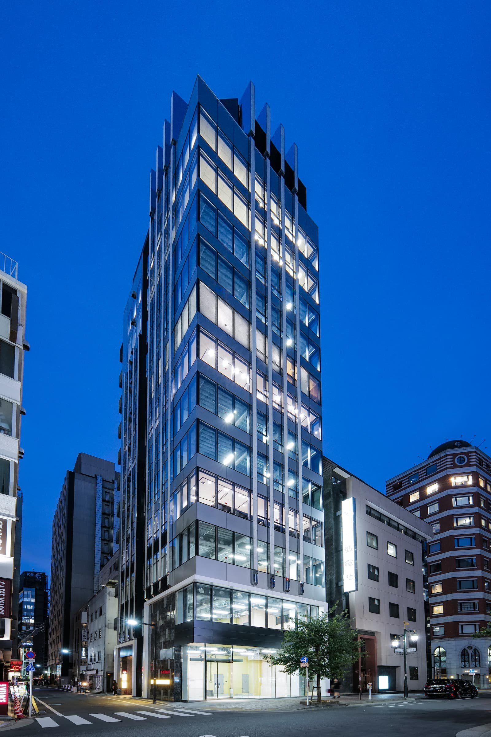 Ginza 5 12 Storey Office Commercial Building Tokyyo Seismic Control 19.jpg