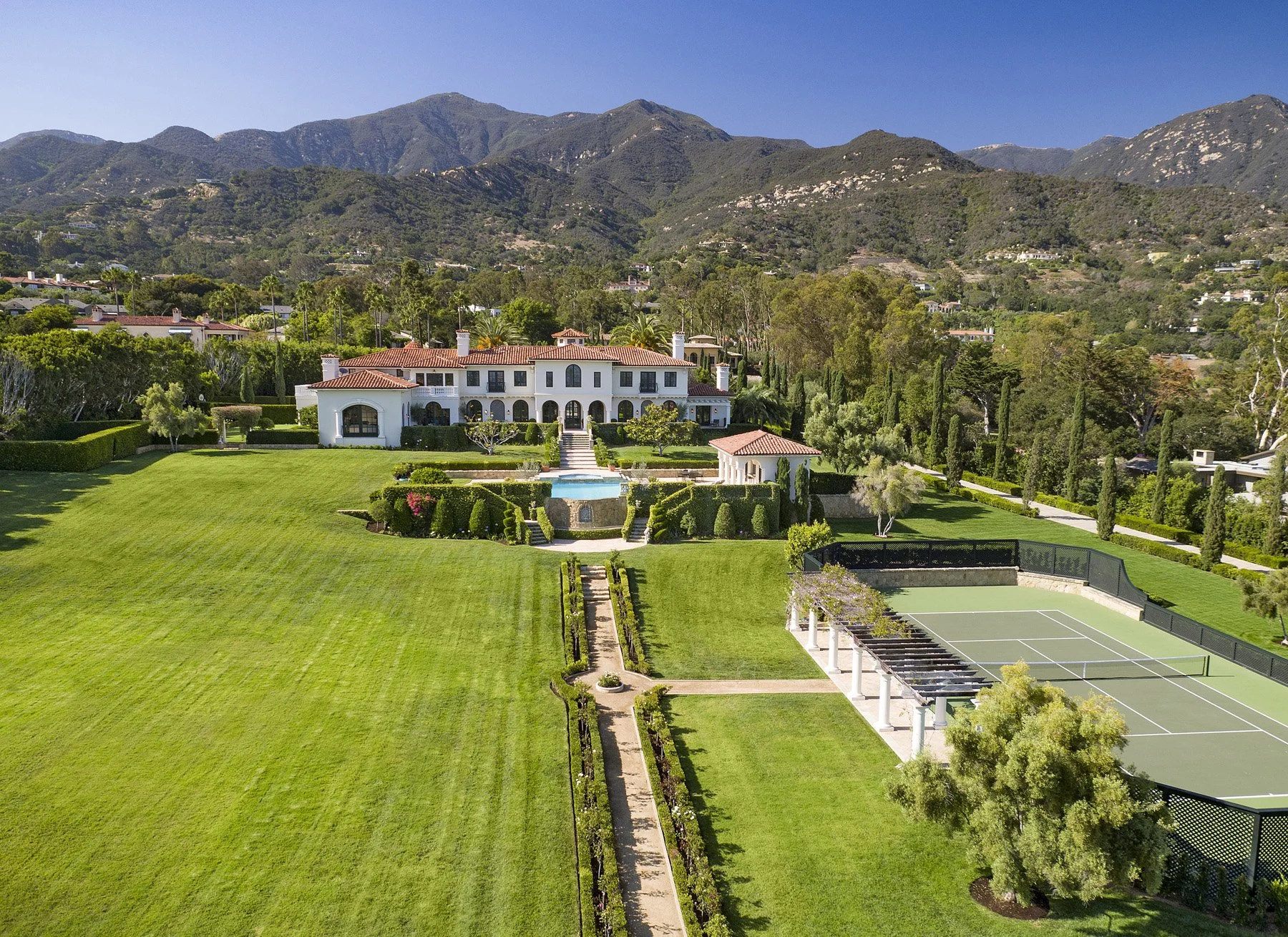 The Surprising History of Lawns in America