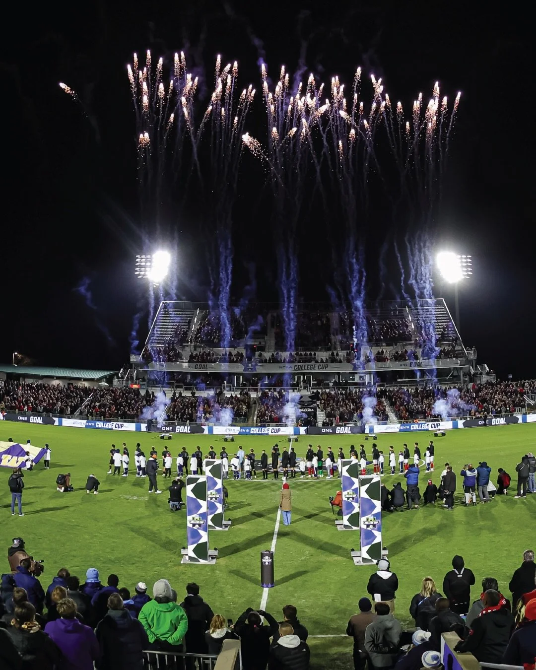 An unforgettable championship moment. ⚽️🏆
The 2025 Men&rsquo;s College Cup delivered history as the Washington Huskies captured their first national title &mdash; a milestone moment on college soccer&rsquo;s biggest stage.

@section127 and @sportgra