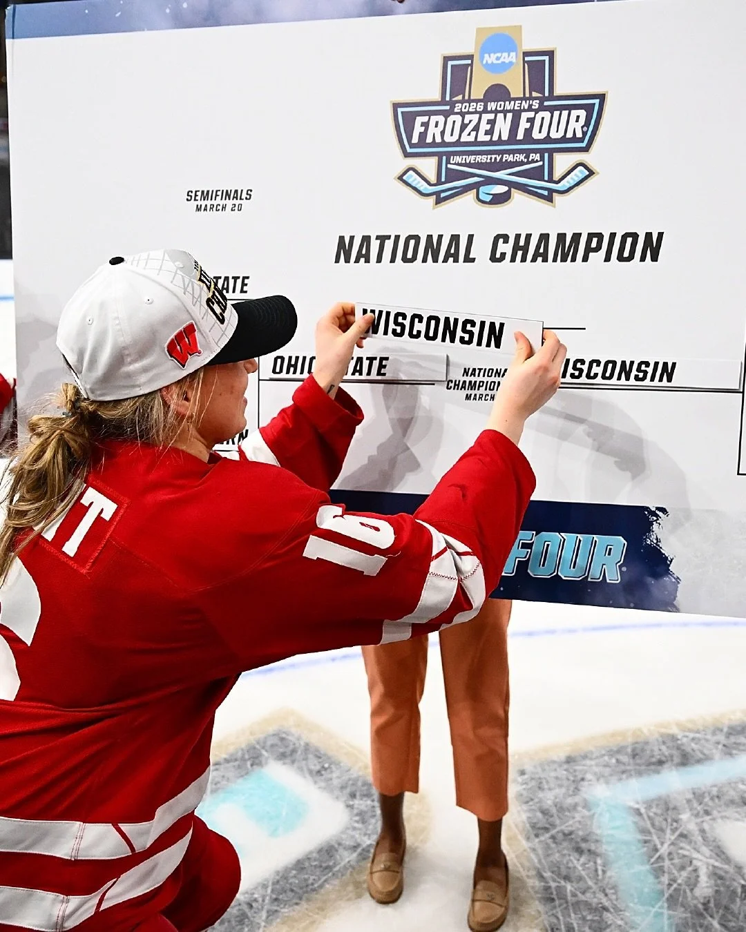 A championship stage set🏒
From arrival to arena, our team supported the NCAA Women&rsquo;s Frozen Four with signage designed to guide the experience and bring consistency across the venue

Congratulations to @badgerwhockey on an incredible run and a