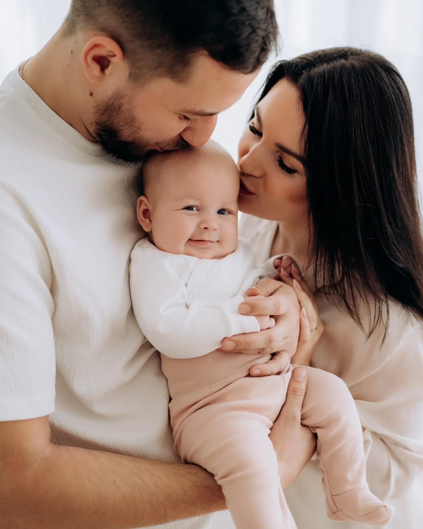 Takov&eacute; kr&aacute;sn&eacute; rodinky se v @imagia.fotoatelier fot&iacute; jedna radost 🥰📸

#rodina #rodinnefoceni #fotografkabrno #focenimiminek #takhlevypadalaska