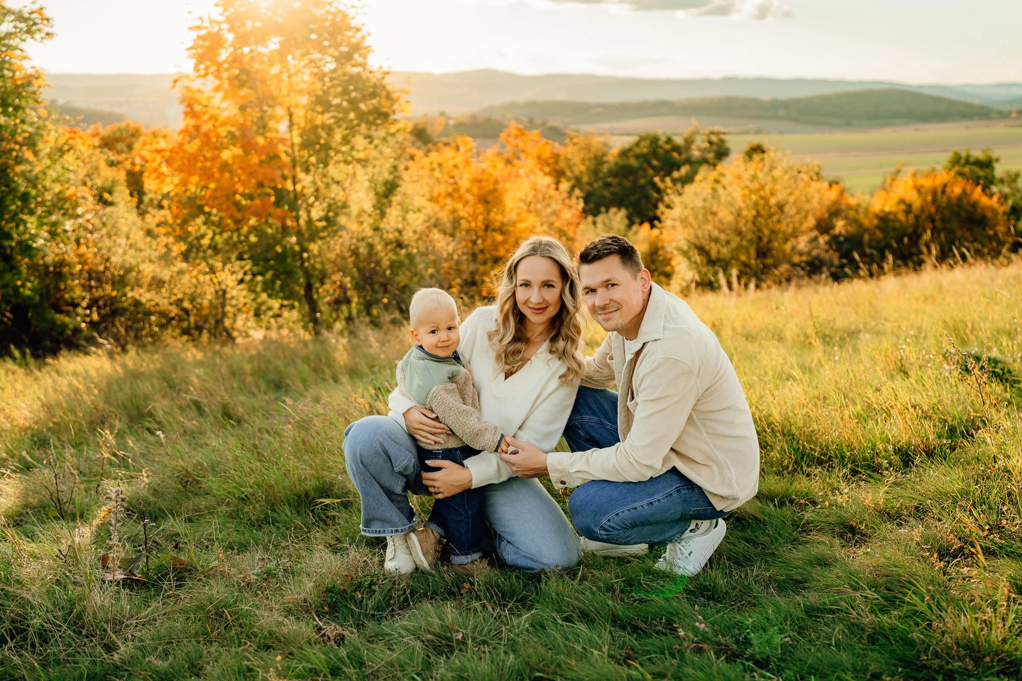 	
Rodinné focení a rodinná fotografie při západu slunce v Brně.