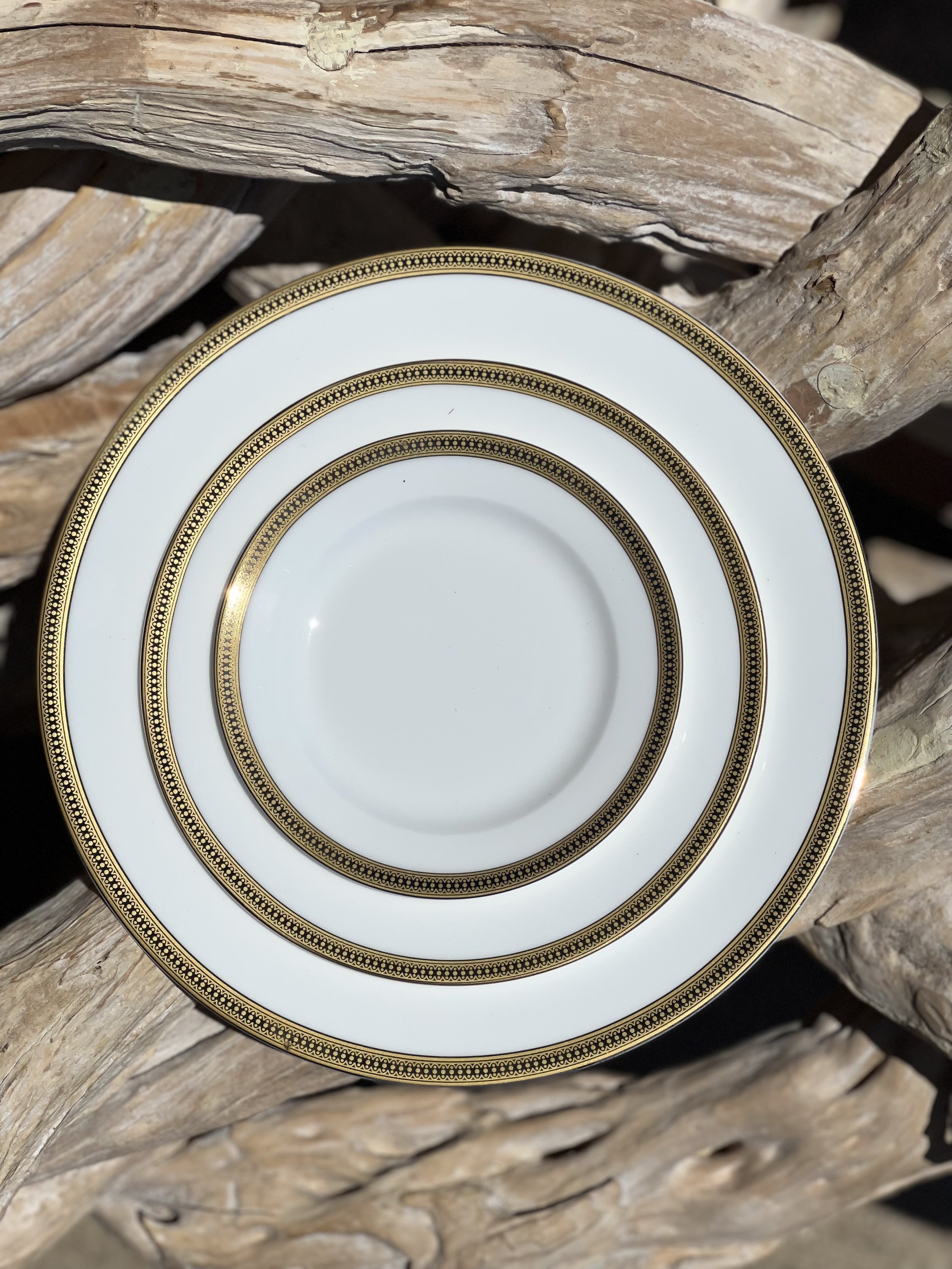 Dauphin Gold Rim Plates