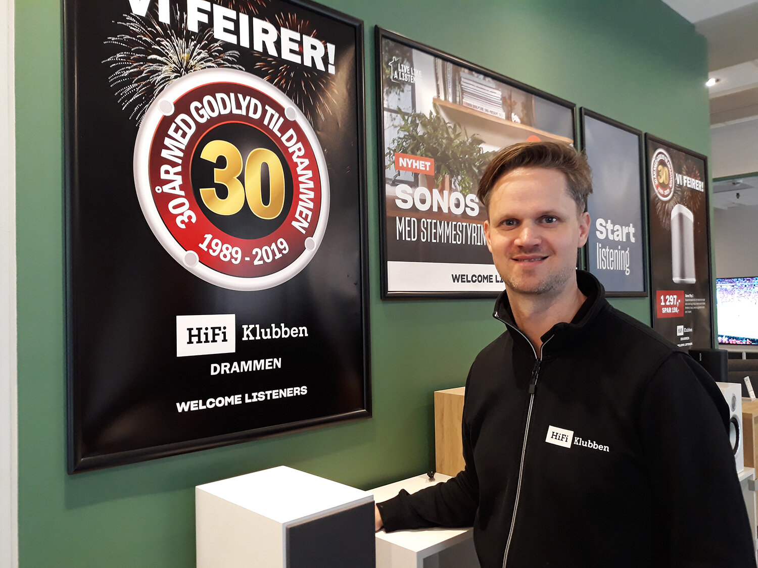  Øystein, en av HiFi Klubbens dyktige fagpersoner. 