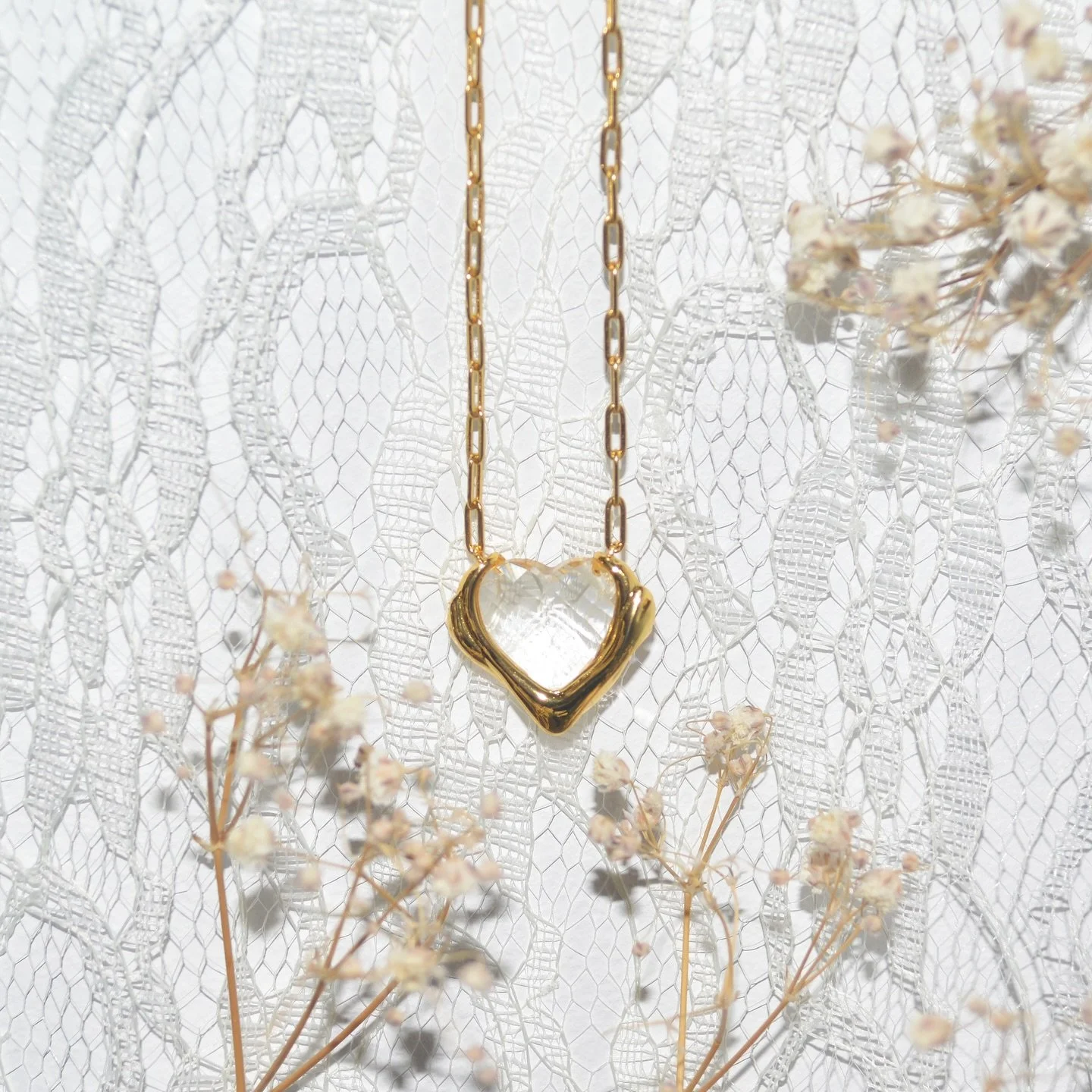 Designed as a daily reminder, the Self-Love Collection celebrates confidence, self-acceptance, and inner beauty. 

#CarolinaWong #handmadejewellery #sustainable #winterstyle #London #sustainablejewellery #winterfashion #cozyseason #winterootd #winter