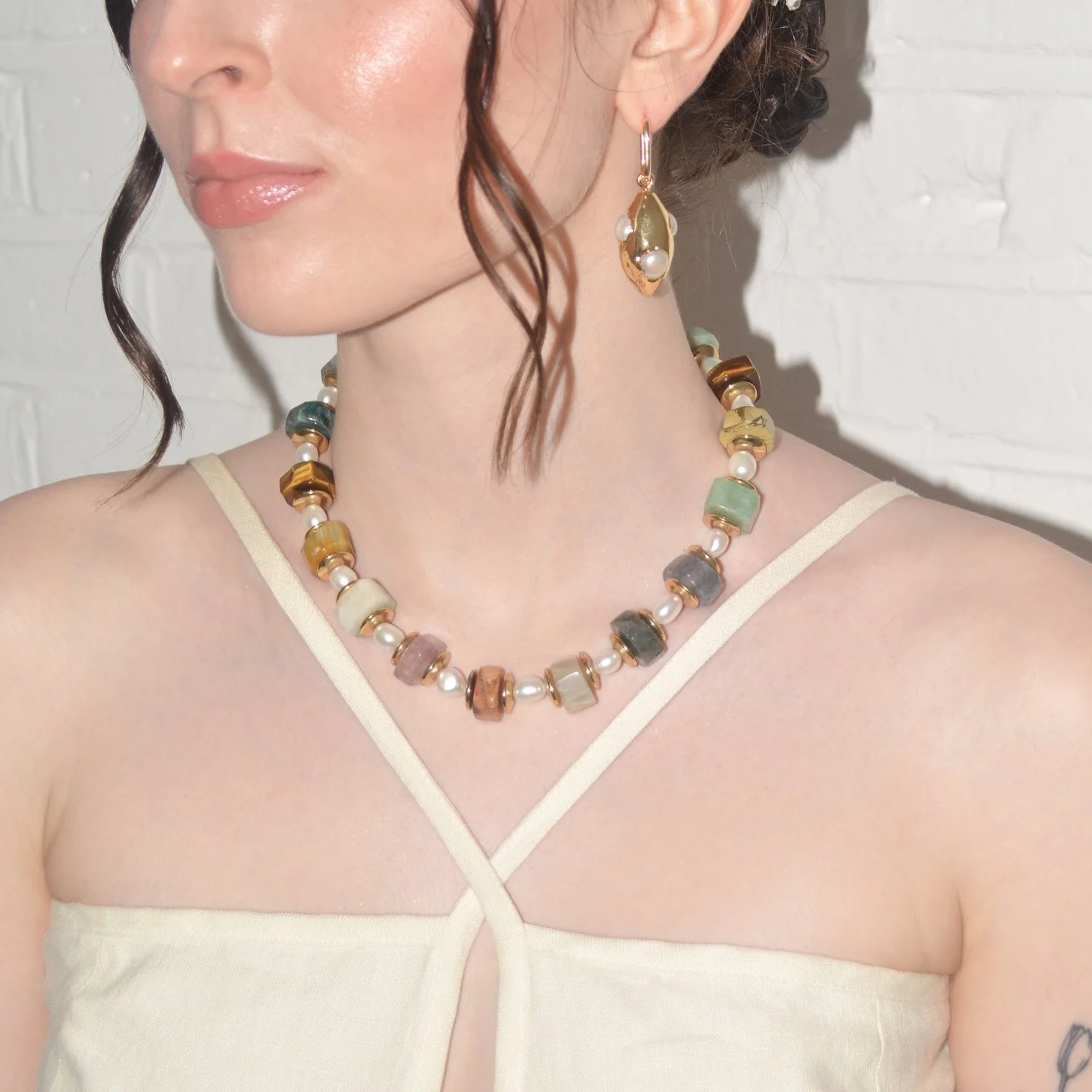 Bold, chunky statements designed to dress up any look - featuring the Multi Necklace and Coral Earrings.

#CarolinaWong #handmadejewellery #sustainable #winterstyle #London #sustainablejewellery #winterfashion #cozyseason #winterootd #winterglam #sta