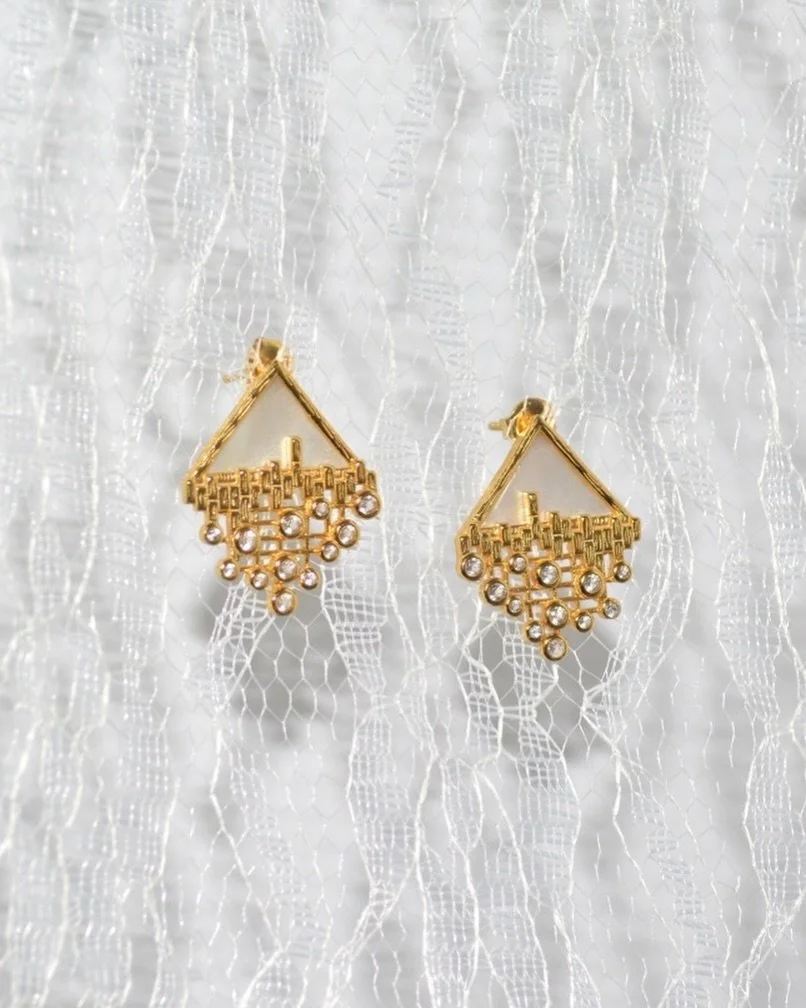 Bolla is a collection that brings back the playful spirit of childhood - where, upon closer look, you&rsquo;ll find hidden fish swimming among the bubbles.

#CarolinaWong #handmadejewellery #sustainable #winterstyle #London #sustainablejewellery #win