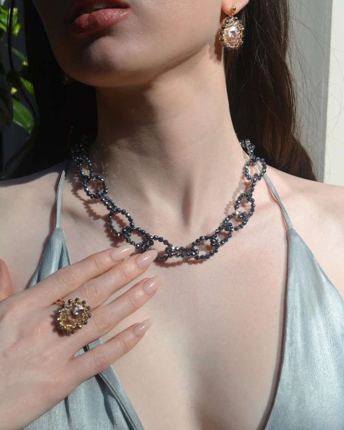 In every light, the Stardust Polka collection shines - with sparkling terahertz gemstones paired with iridescent baroque freshwater pearls!

#carolinawongjewellery #sustainable
#handmadejewellery #jewellery #sparkle