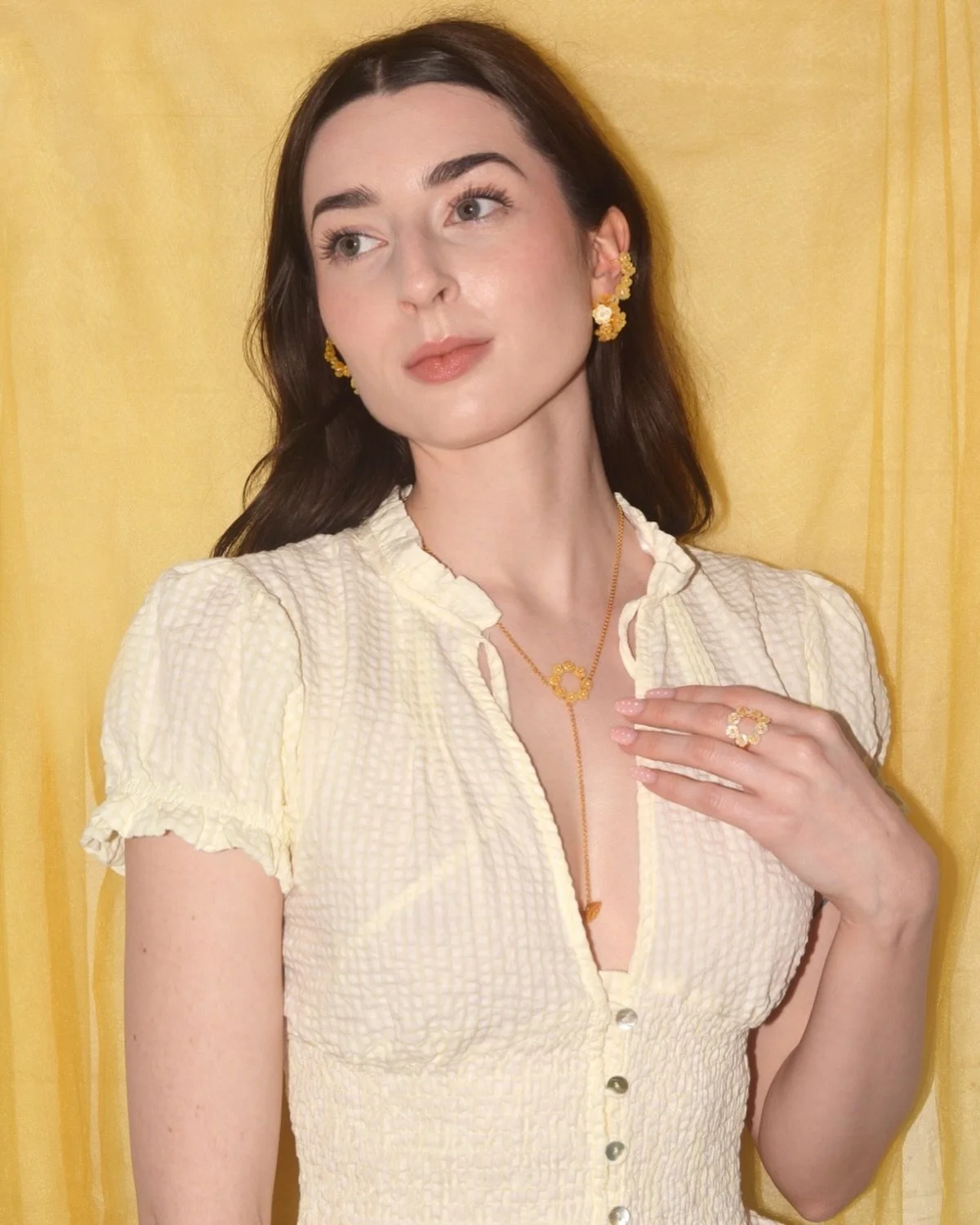 The Saffron Bloom Set captures the beauty of flowers in bloom, crafted with luminous mother-of-pearl and warm citrine accents.

#carolinawongjewellery #sustainable
#handmadejewellery #set #motherofpearl