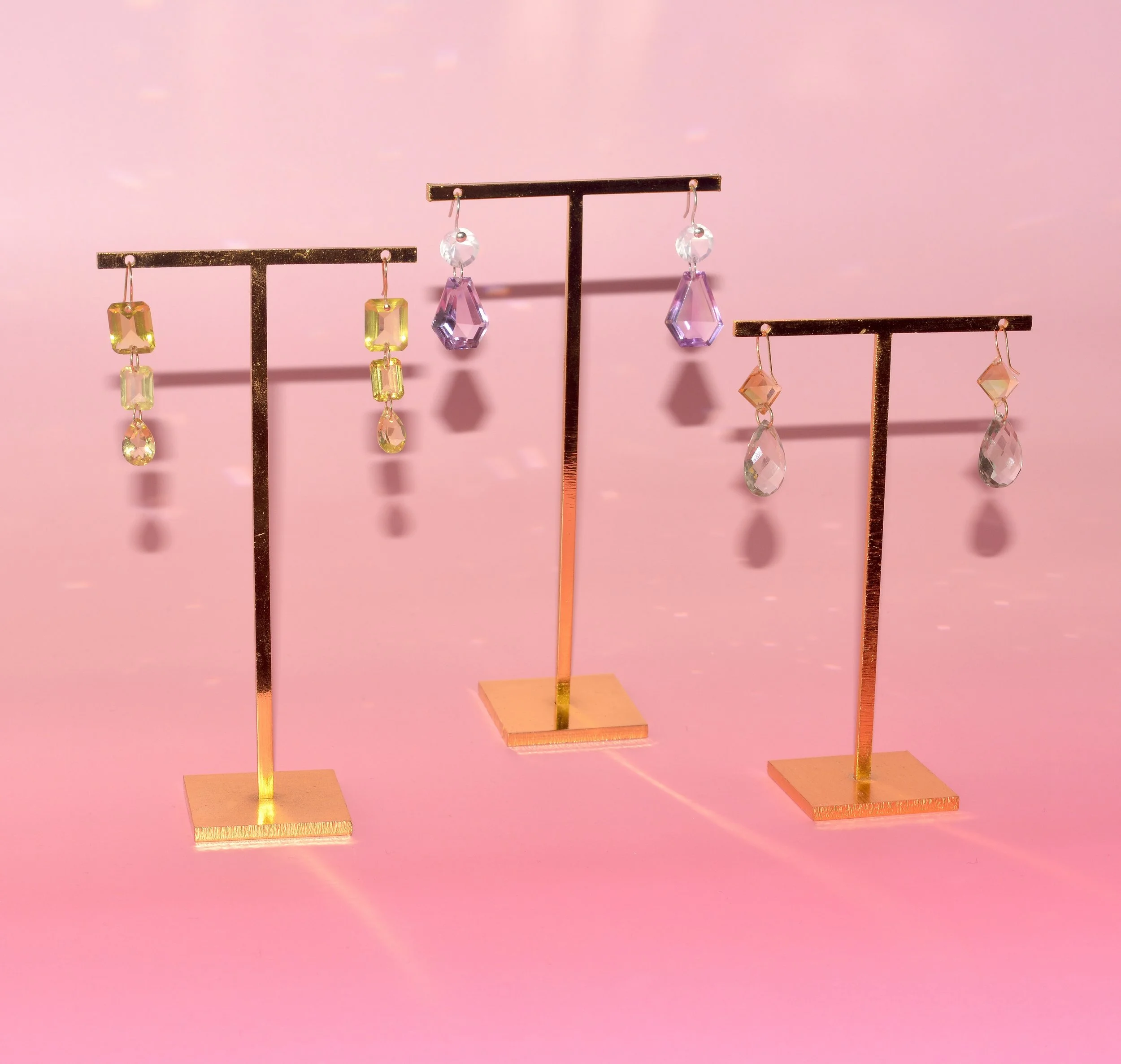 A breathtaking selection of luminous gemstones, sparkling with brilliance and timeless beauty, exclusively available at Gem bar.

#carolinawongjewellery #sustainable
#handmadejewellery #permanentjewelryexperience #custom