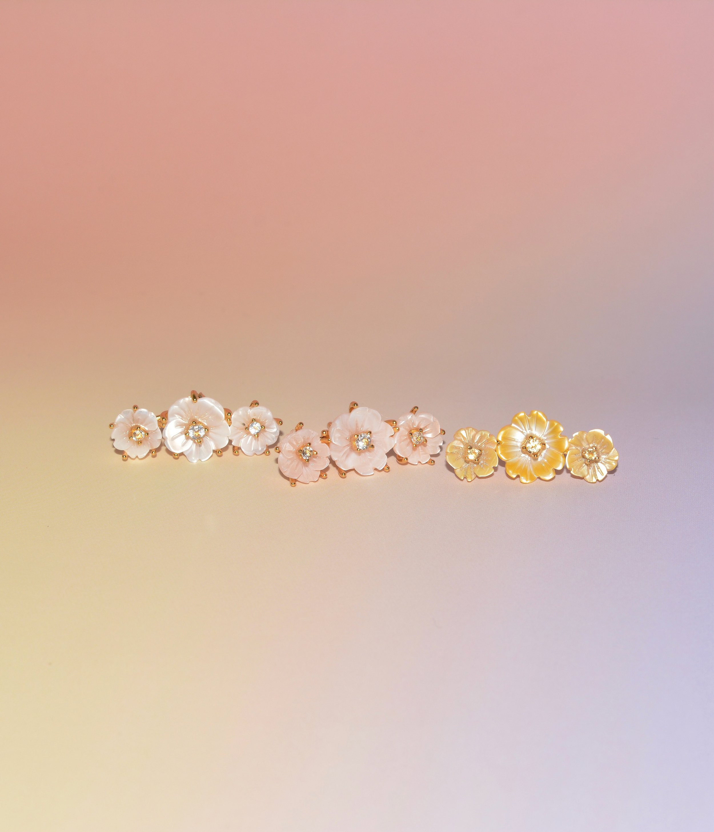 Bloom earrings are designed to bring a soft, floral elegance to your look, adding a delicate, nature-inspired charm with effortless femininity 🌸

#carolinawongjewellery #sustainable
#handmadejewellery #flower #earrings