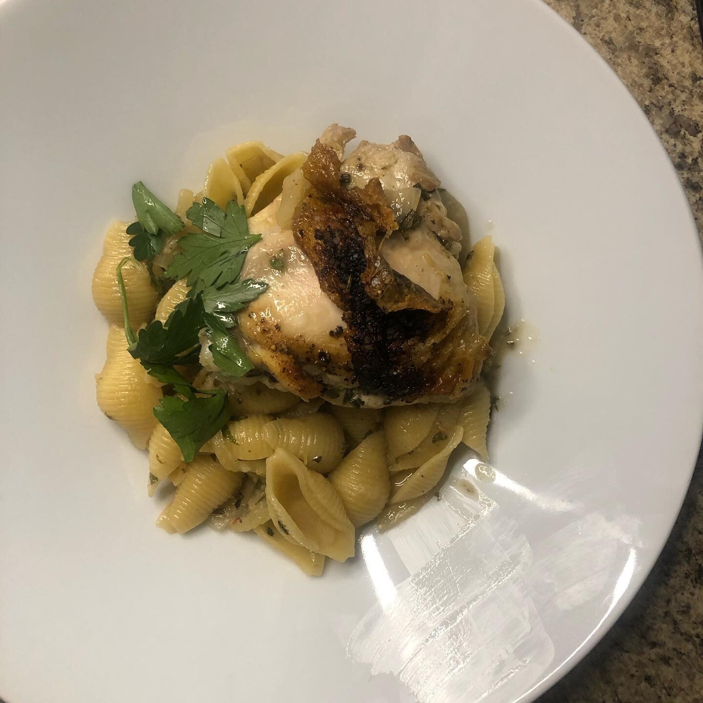 @jole_____________ and i were cheffin it up last night for a lil dinner d8 over zoom! @bingingwithbabish suuuure knows how to make a killer pasta dish!!
little bitta fennel little bitta chicky&hellip; lil rosemary lemon chilli garlic action in there.