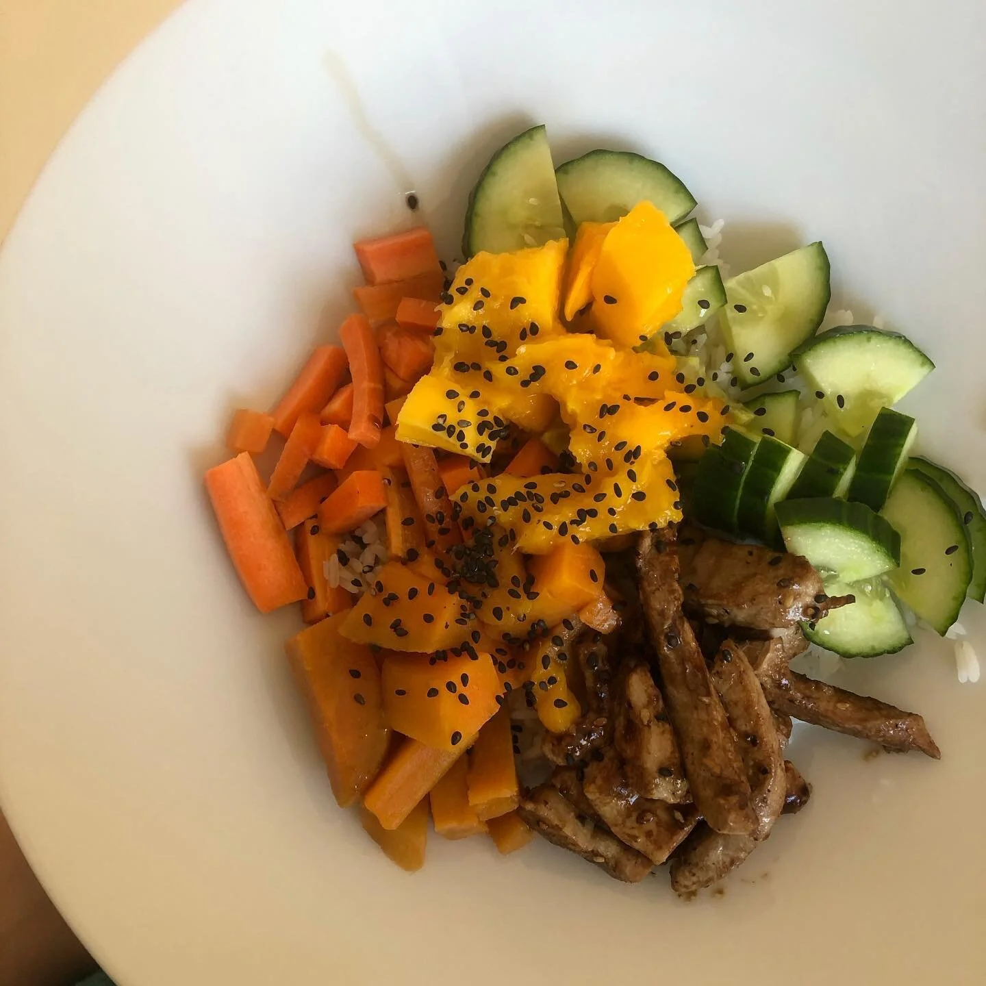 cooked poke bowls 2 waysss
1: tuna, mango, cuke, yam, carrots
2: salmon, avo, cuke, stir fried yam &amp; carrots