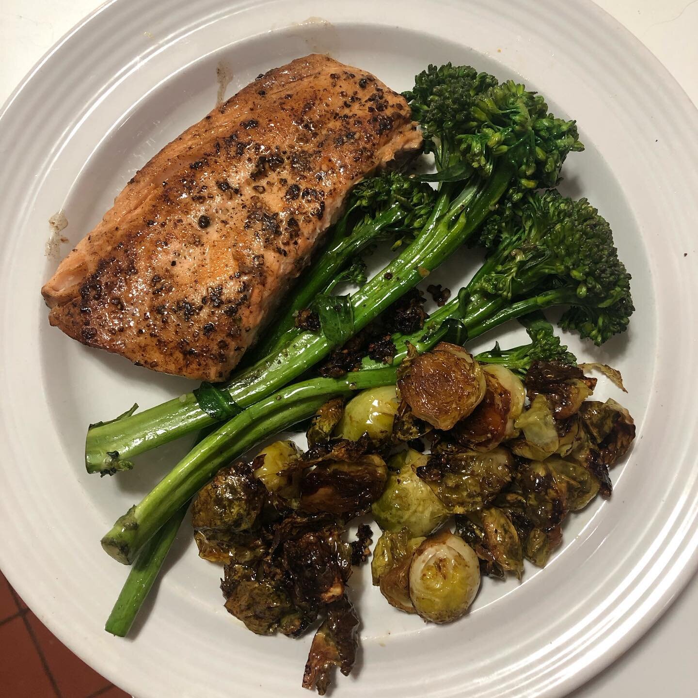 done made myself a proper ass dinner last night!!! salmon, broccolini &amp; balsamic maple brussels sprouts 🤤😋