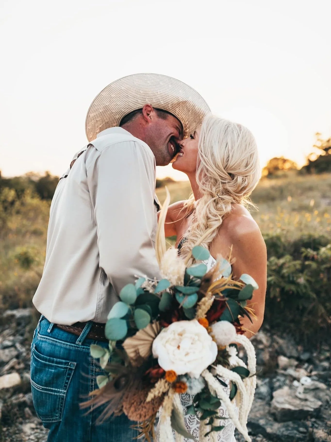 Timeless 🌙
These popped up on my memories a couple days ago - it&rsquo;s been 4 years ago since these were taken..

Each time I&rsquo;m asked to document a wedding, engagement, family, seniors - my goal is to keep things true to color and help tell 