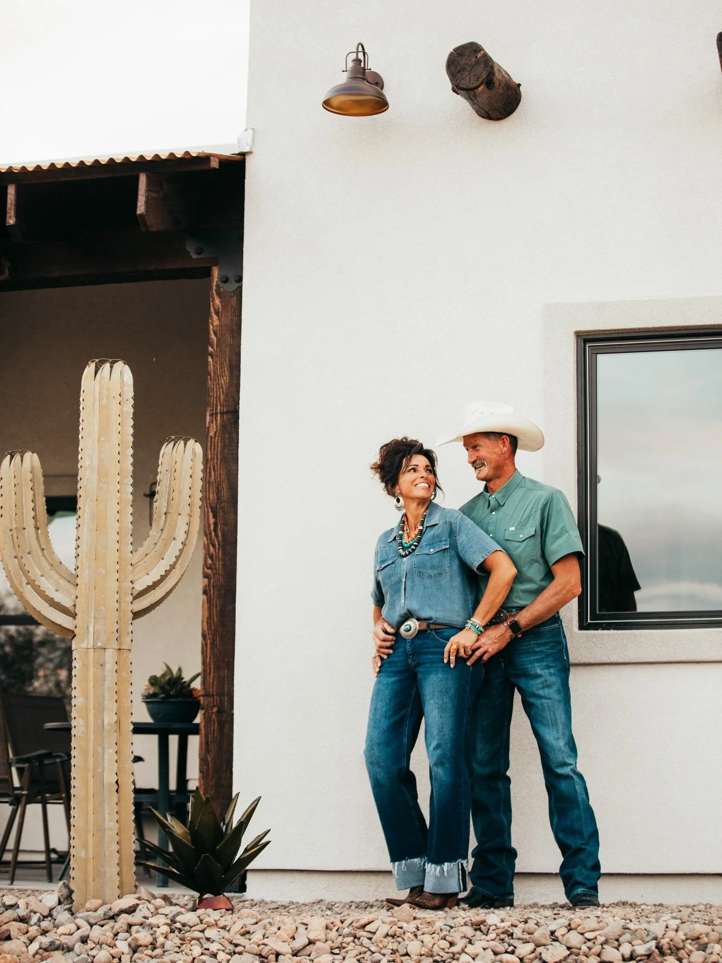 When you build the house together, take the pictures. 

#westernhomedesign #canon #photoshootinspo #couplesphotography #westerndecor