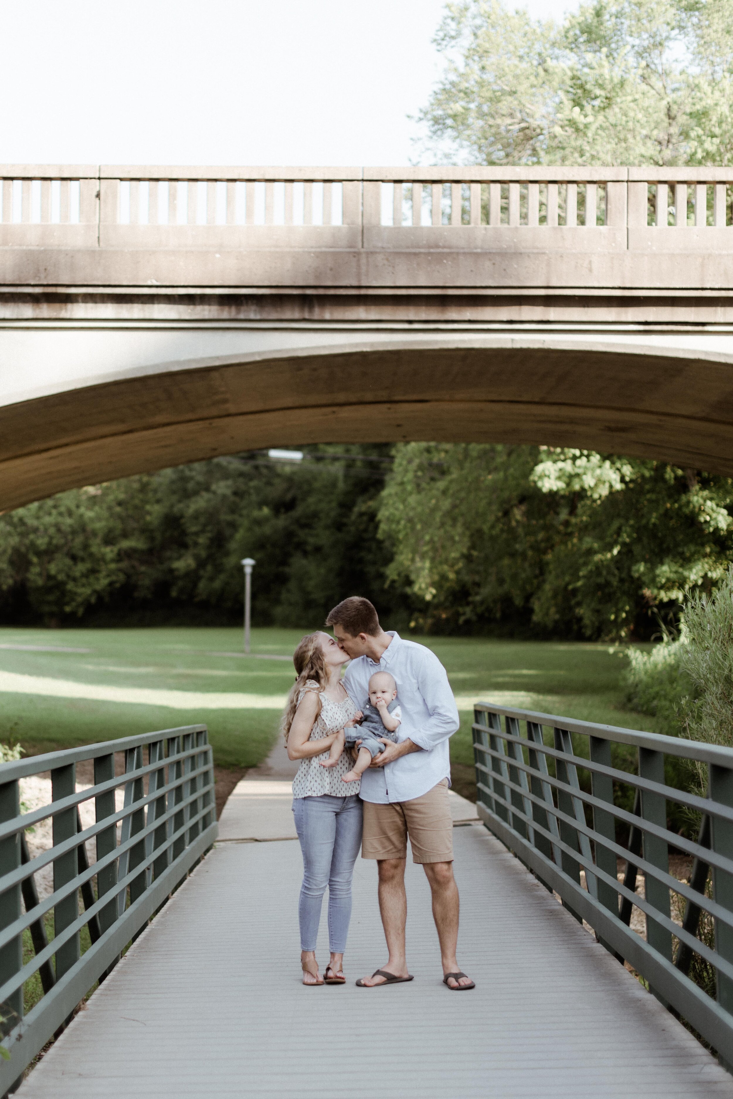 family-photos-under-bridge-at-Roubidoux-City-Park-Waynesville.jpg