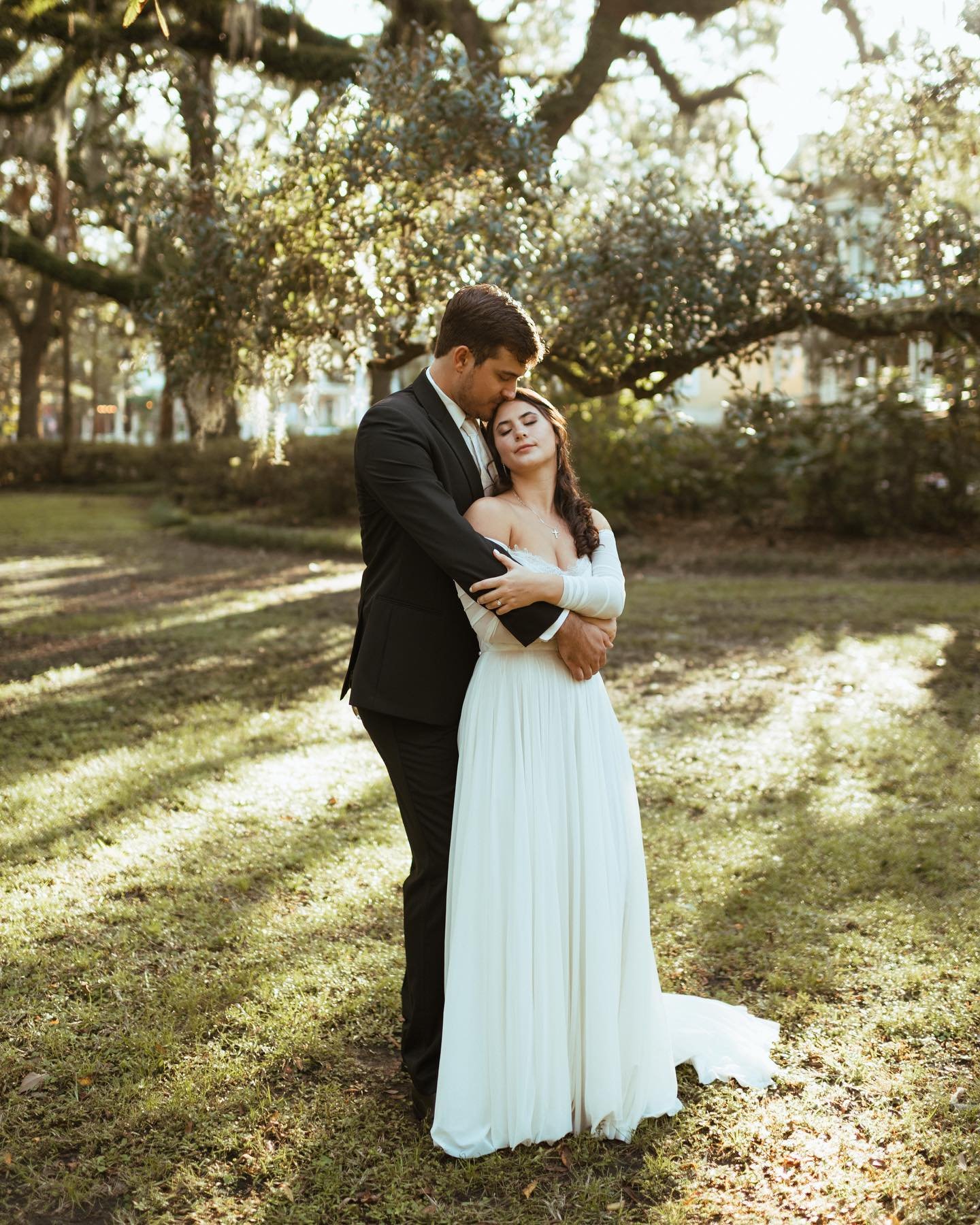 Elise + Foster 😍 you two are PERFECTION! I&rsquo;m so so grateful I was able to photograph one last wedding day in Savannah before we moved! Also, let&rsquo;s give it up for those accidental blurry photos that are the most magical of all ✨