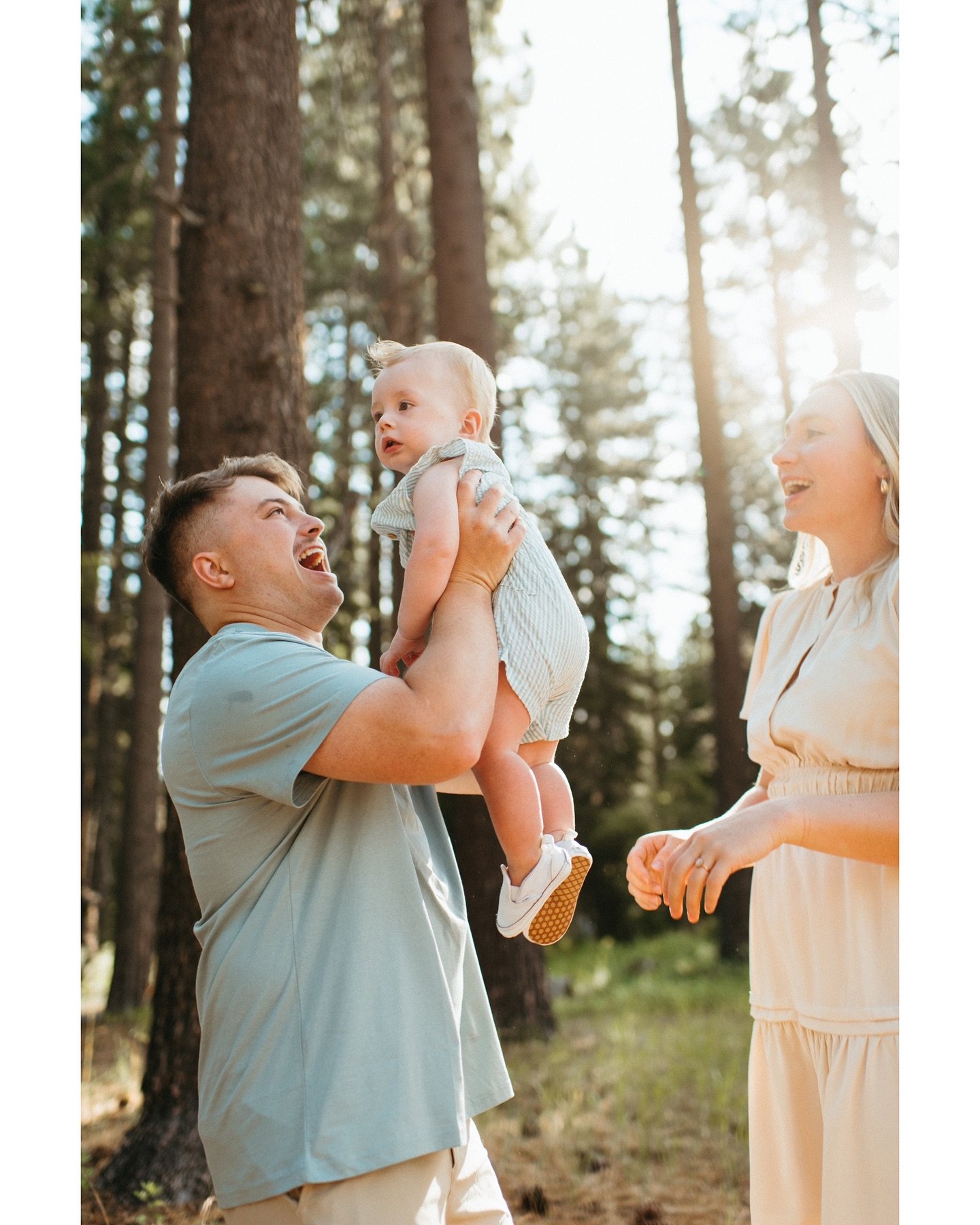 A few from this beautiful family session in Tahoe 🥰