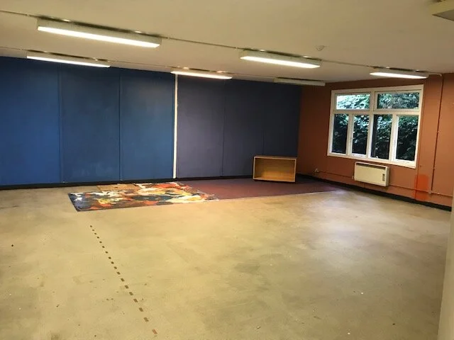 LEYTONSTONE CLASSROOM.JPG