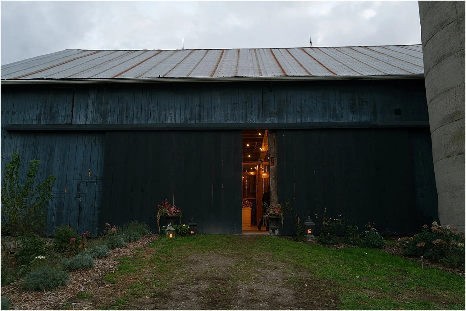 Dundas-Farm-Barn-Wedding.jpg