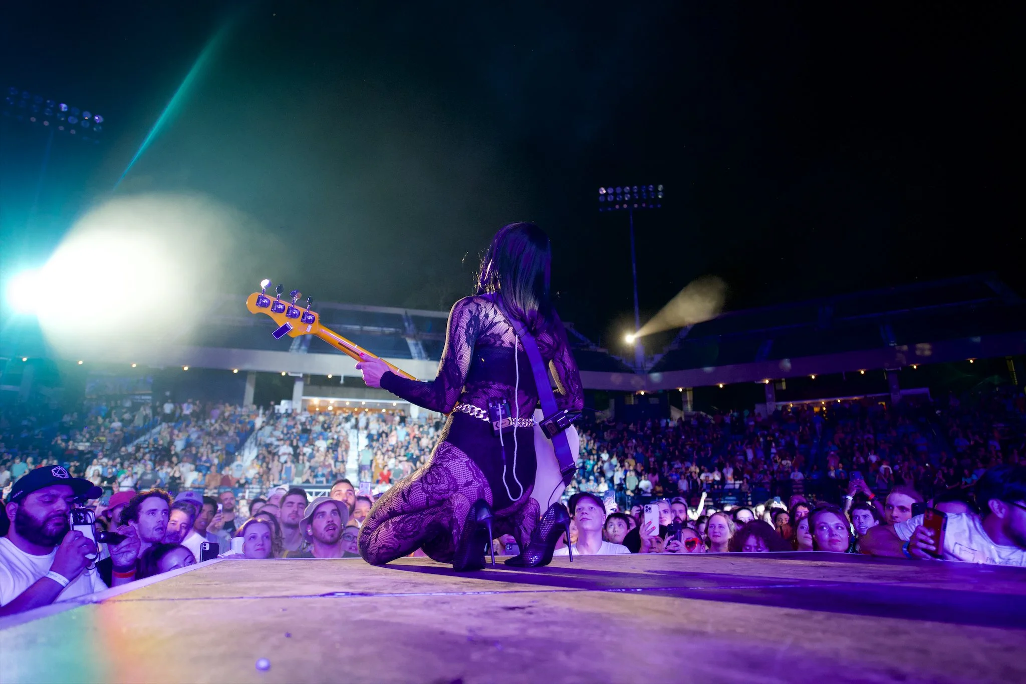 khruangbin 8722-19.jpg