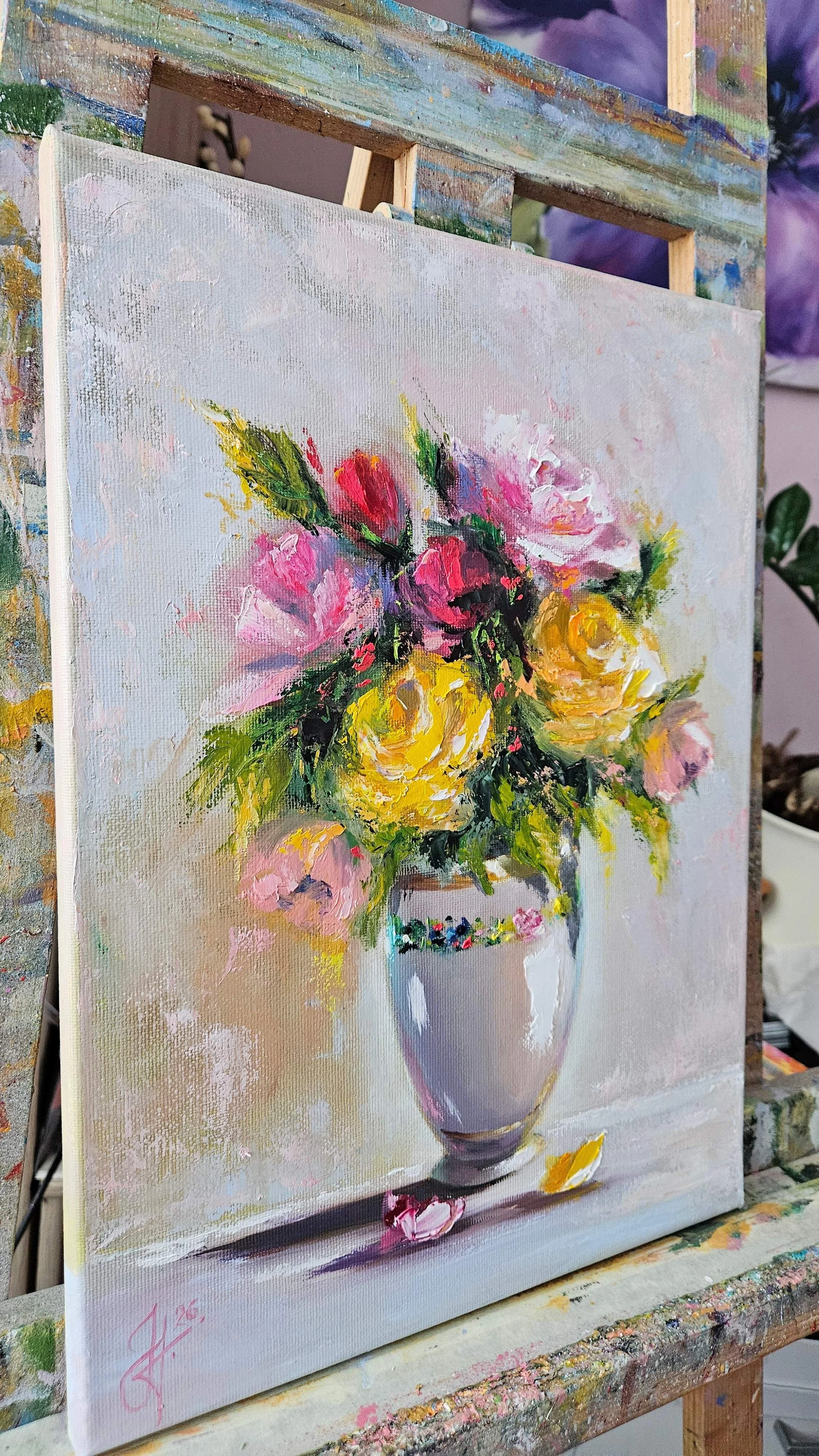 Farebné ruže vo váze. Zátišie s kvetmi. Ručne maľovaný obraz na predaj.