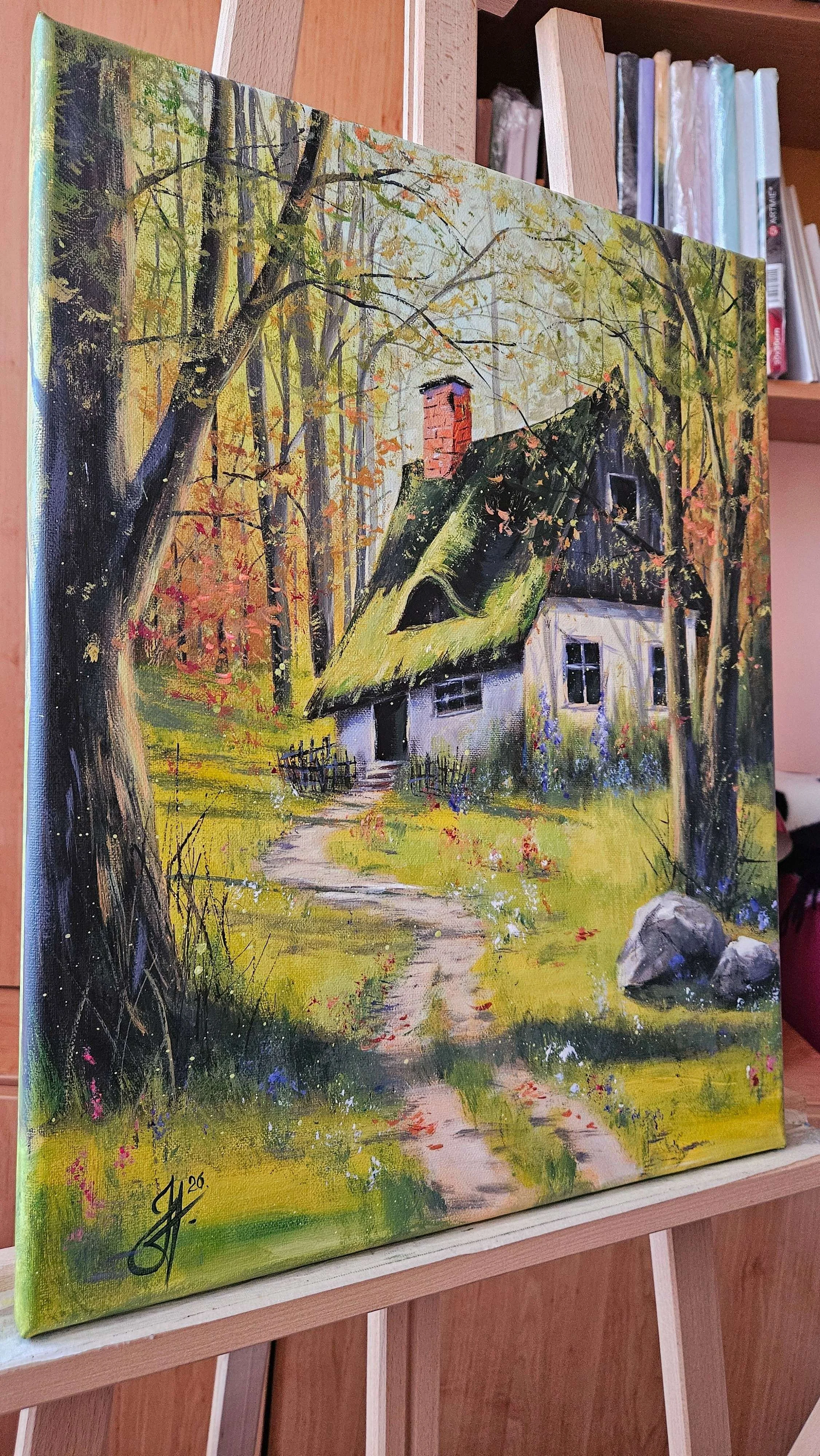 Elfský domček v lese. Letná príroda, chalúpka, stromy. Ručne maľovaný obraz na predaj.