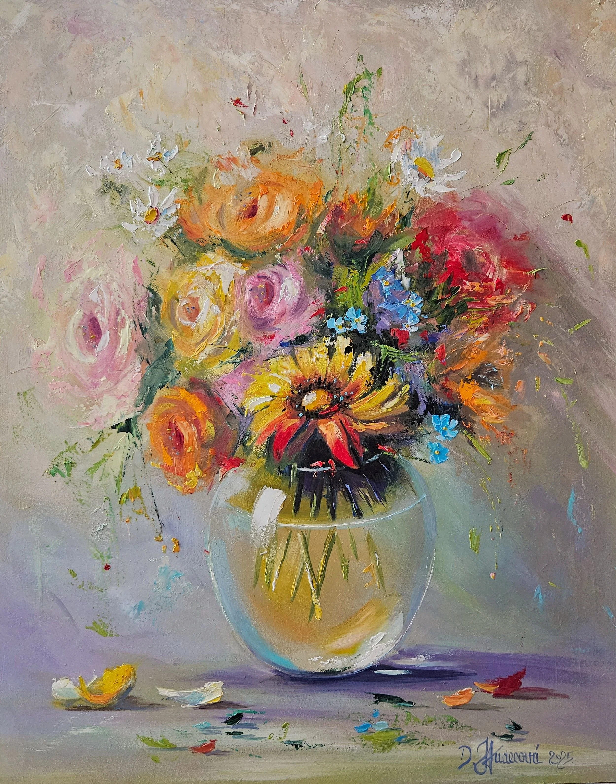 Kytica kvetov v sklenenej váze. Zátišie s kvetmi. Ručne maľovaný obraz s kyticou kvetov.