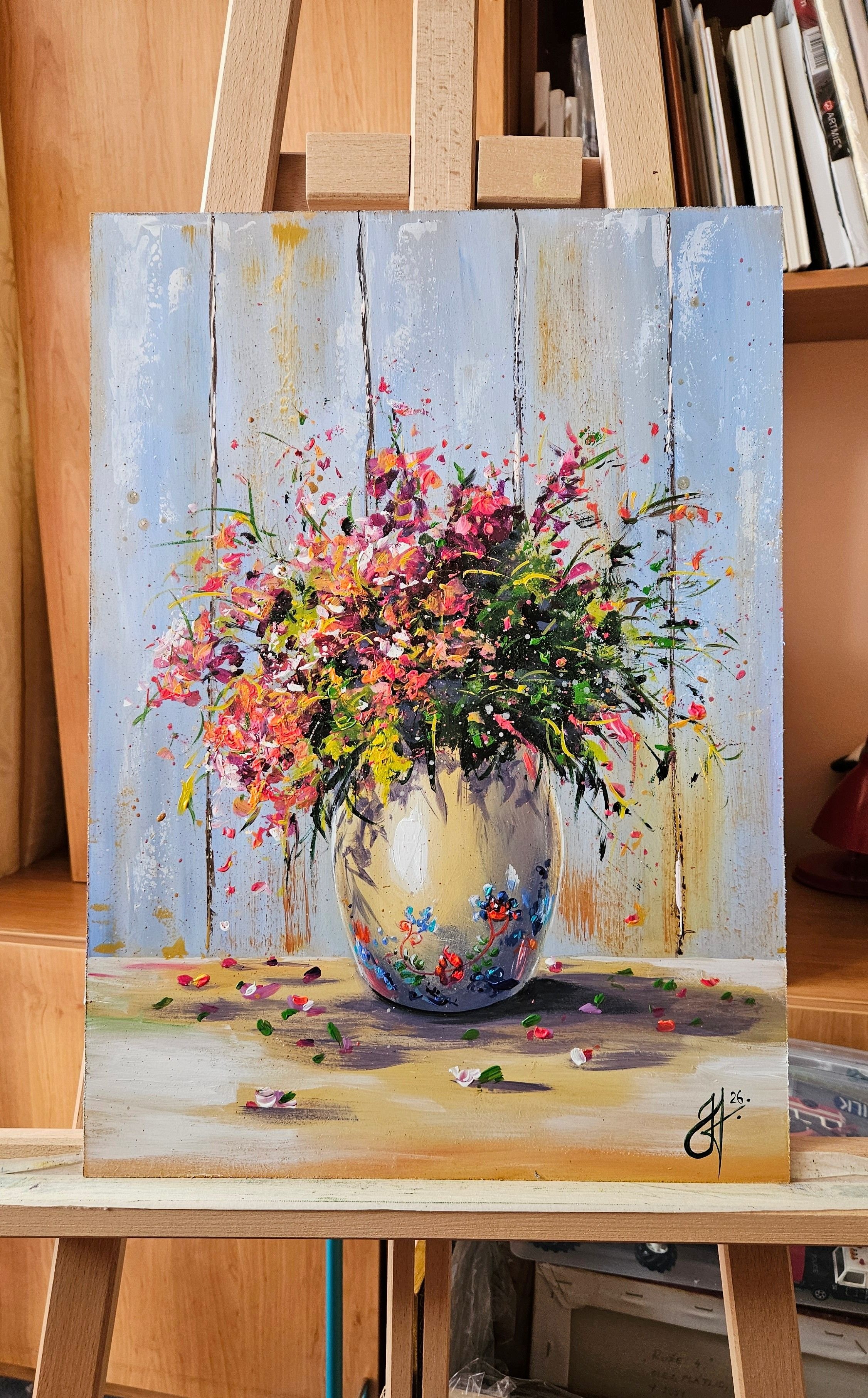 Lúčne kvety v maľovanom džbáne. Zátišie s kvetmi. Ručne maľovaný vintage obraz na predaj.