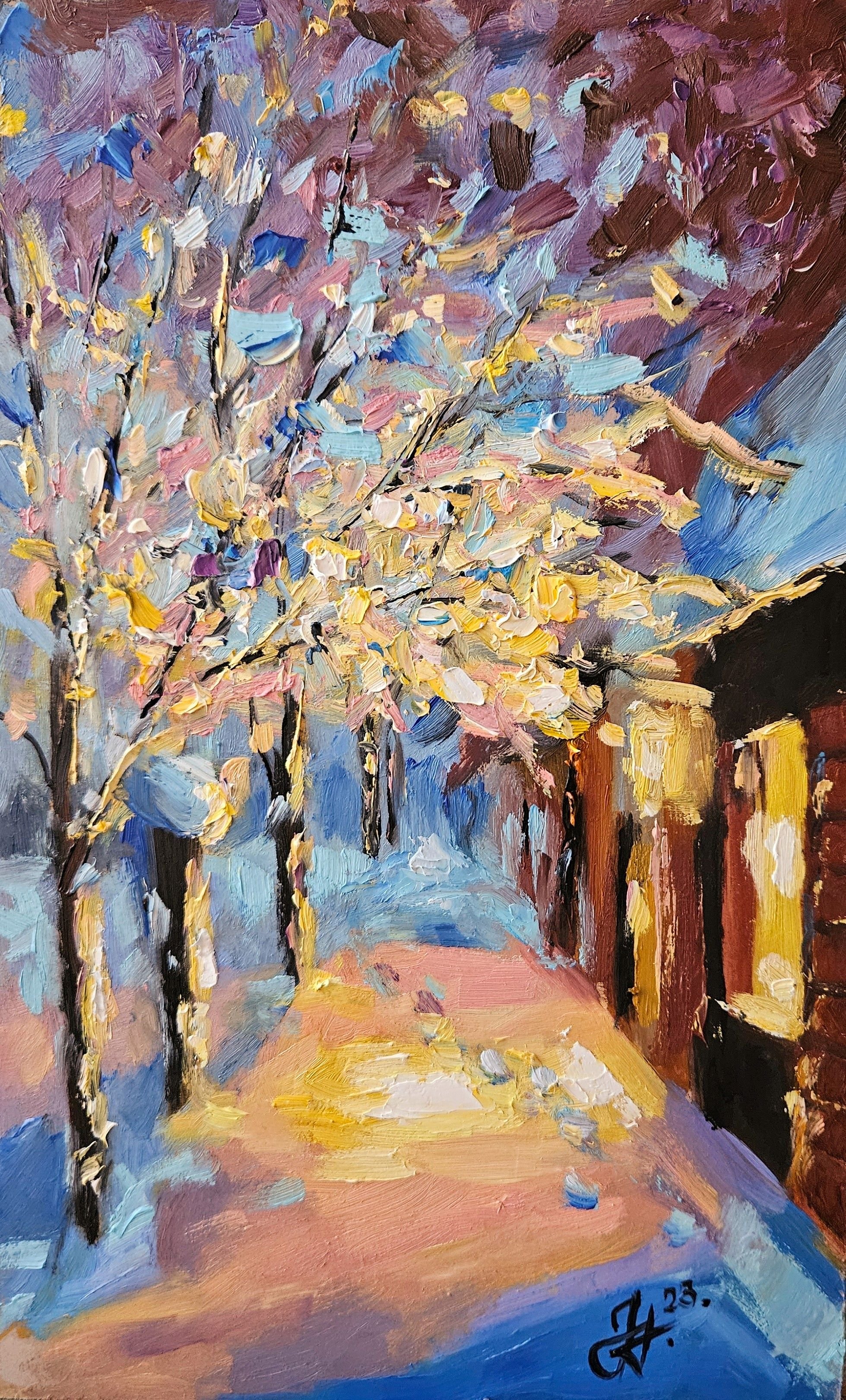 Zimný večer, sneh, chalúpka, svetlá.