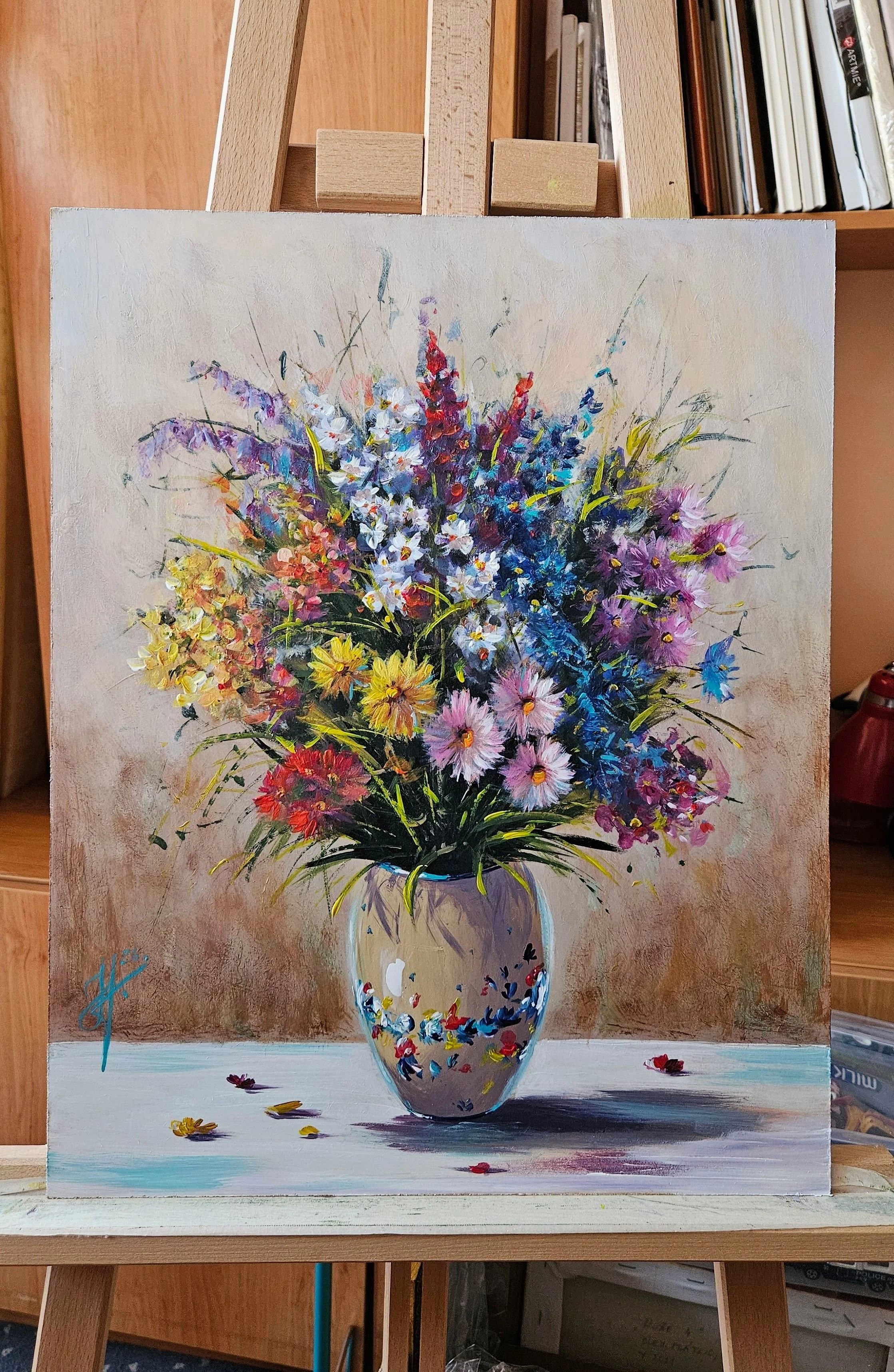 Pestré lúčne kvety vo váze. Zátišie s kvetmi. Ručne maľovaný obraz na predaj.