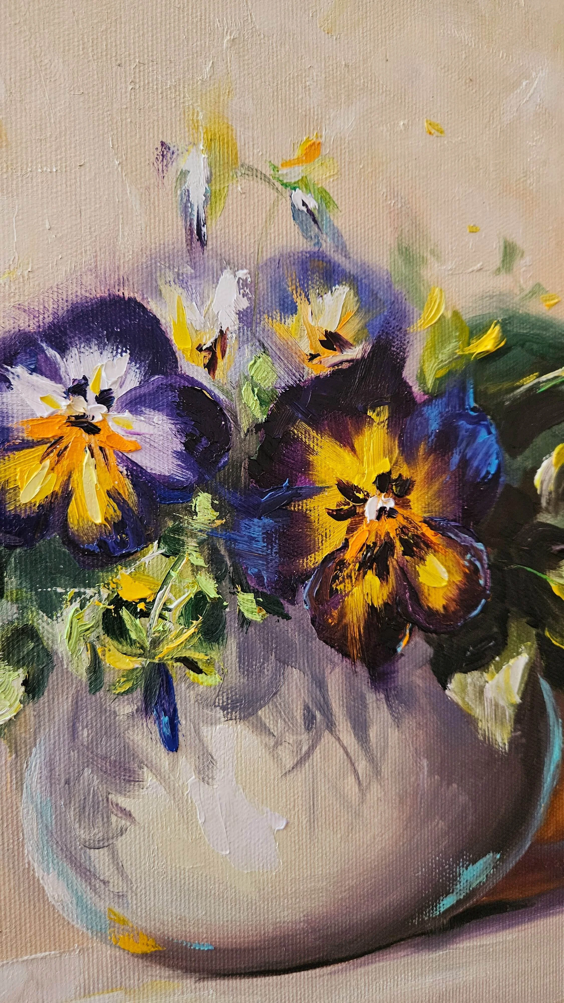 Fialové sirôtky vo váze. Zátišie s kvetmi. Ručne maľovaný vintage obraz na predaj.