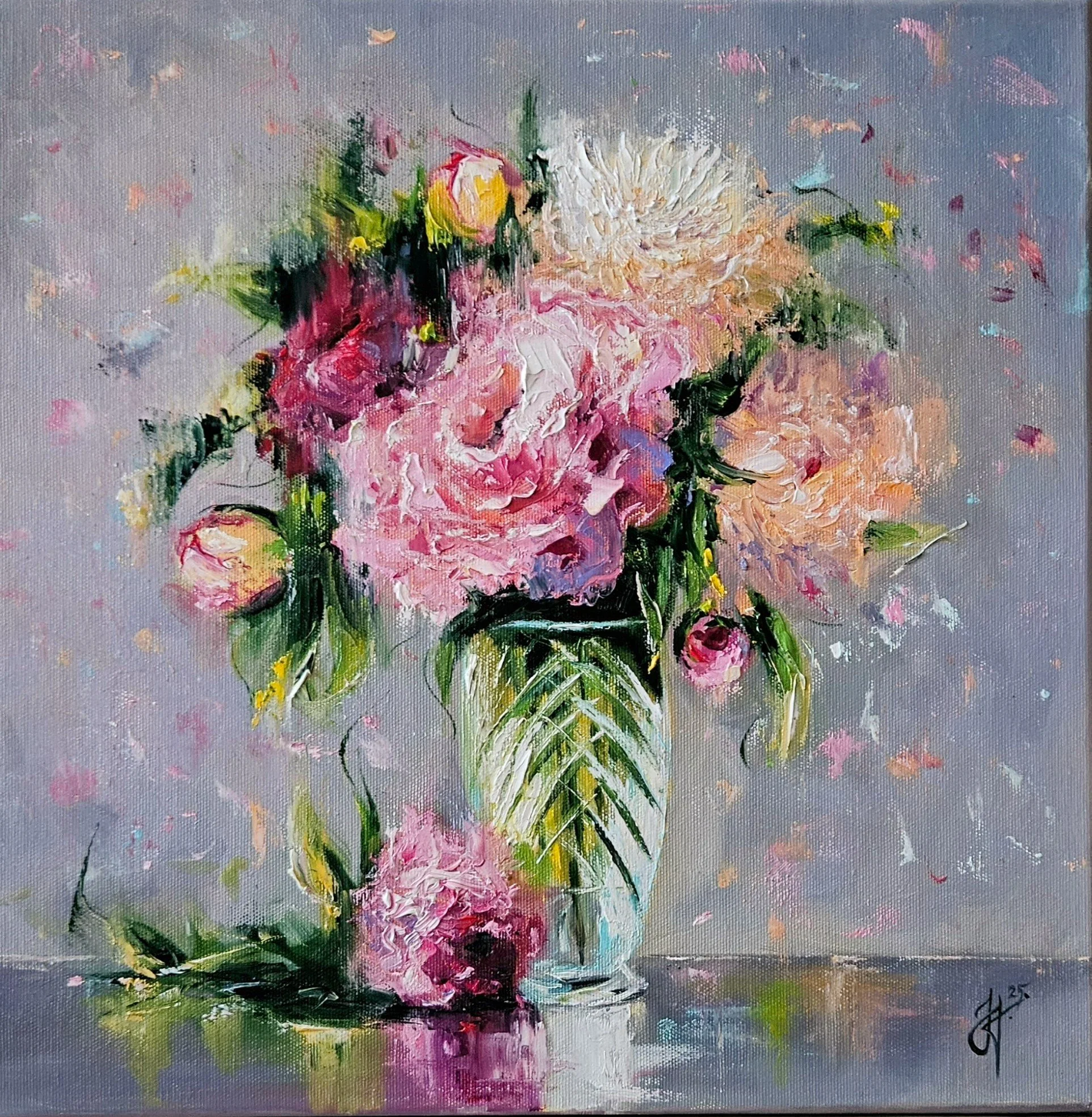 Veľké ružové pivónie v sklenenej váze. Zátišie s kvetmi.  Ručne maľovaný obraz na predaj.