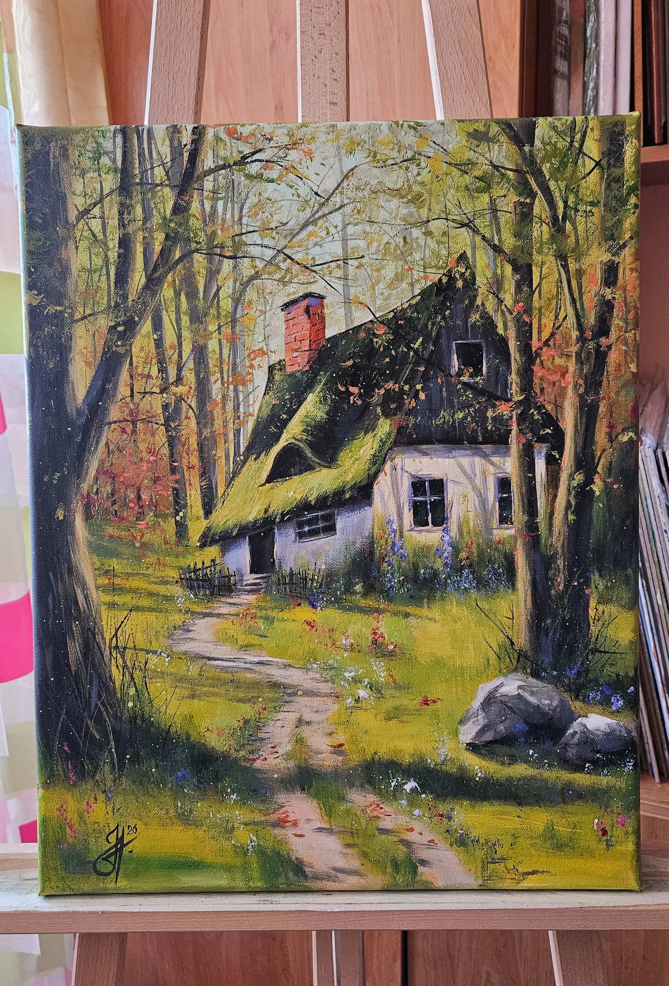 Elfský domček v lese. Letná príroda, chalúpka, stromy. Ručne maľovaný obraz na predaj.