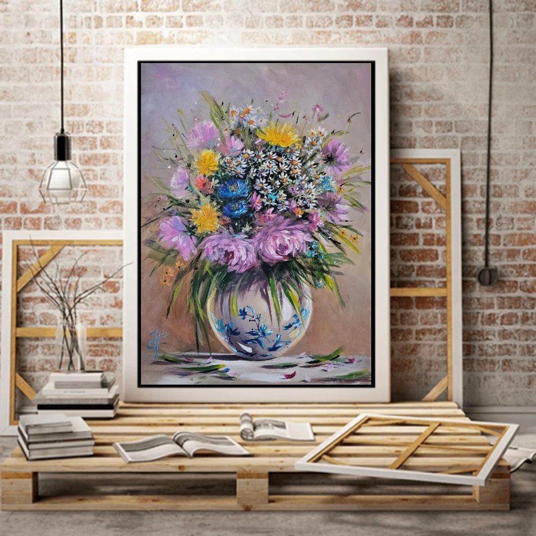 Kytica letných kvetov vo váze. Zátišie s kvetmi. Ručne maľovaný obraz na predaj.