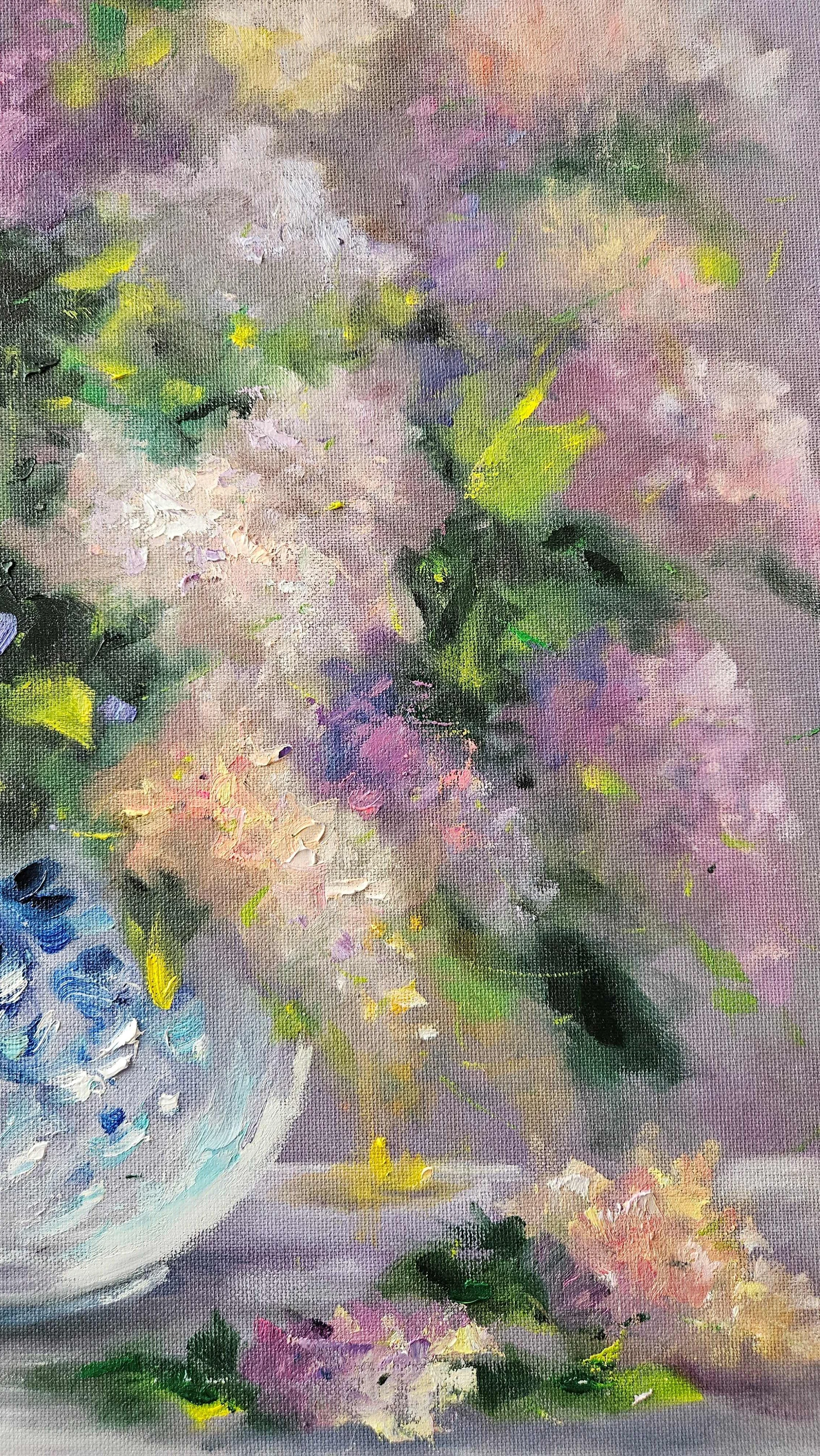 Fialový orgován v sklenenej váze. Zátišie s kvetmi. Ručne maľovaný obraz na predaj.