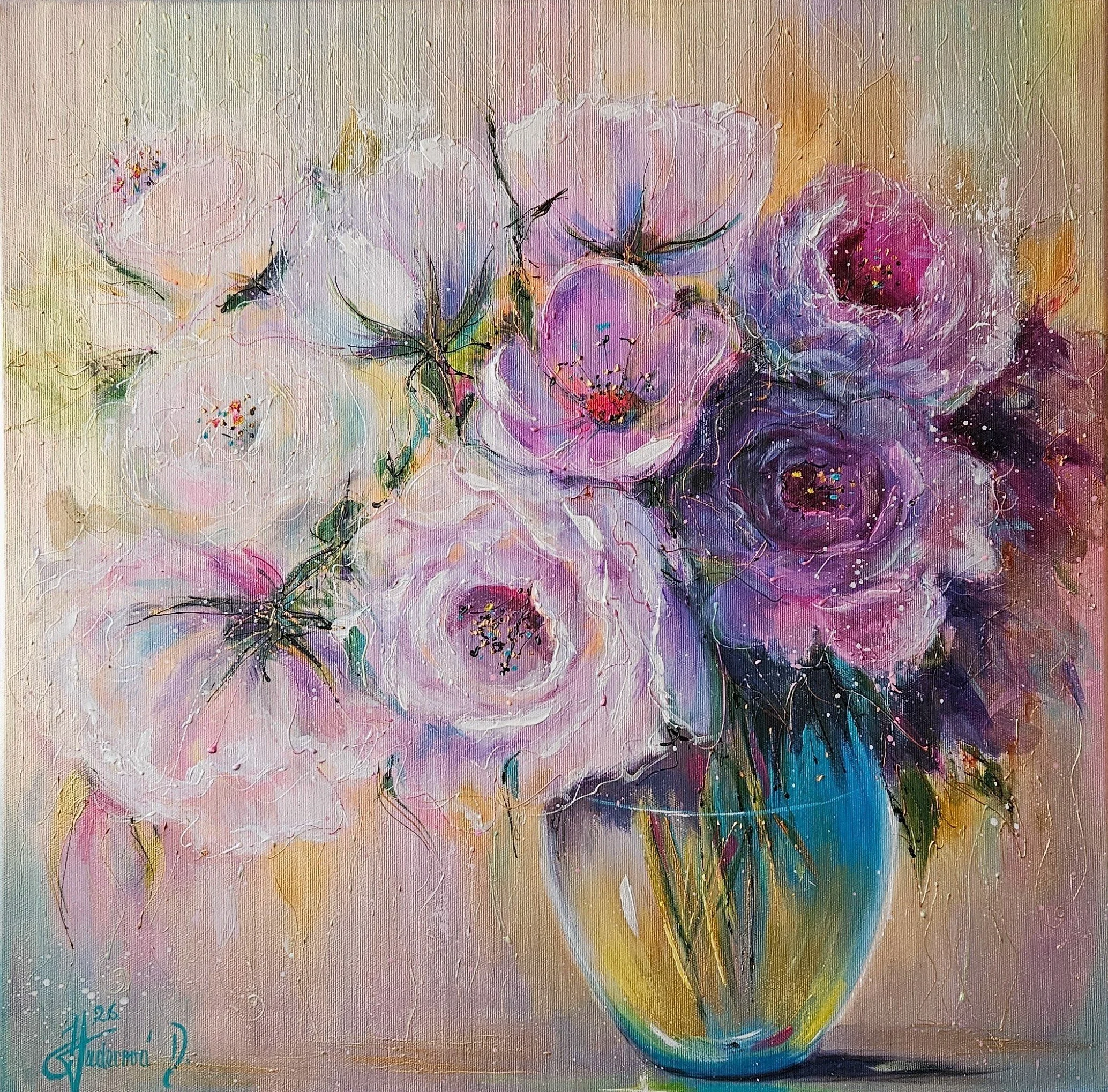 Moderný obraz s veľkými kvetmi vo váze.  Zlaté a perleťové odlesky. Zátišie s kvetmi. Ručne maľovaný obraz na predaj.