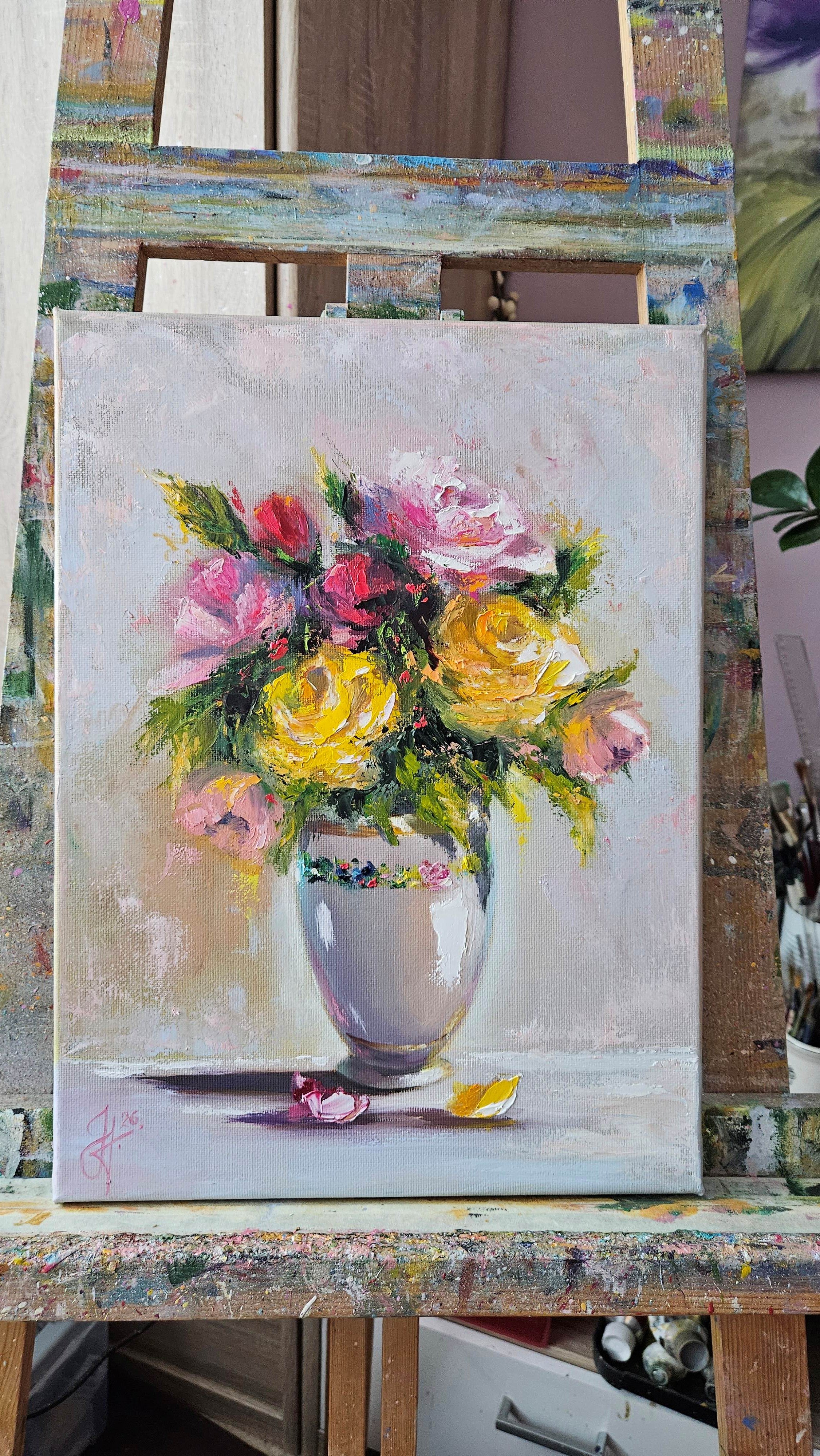 Farebné ruže vo váze. Zátišie s kvetmi. Ručne maľovaný obraz na predaj.